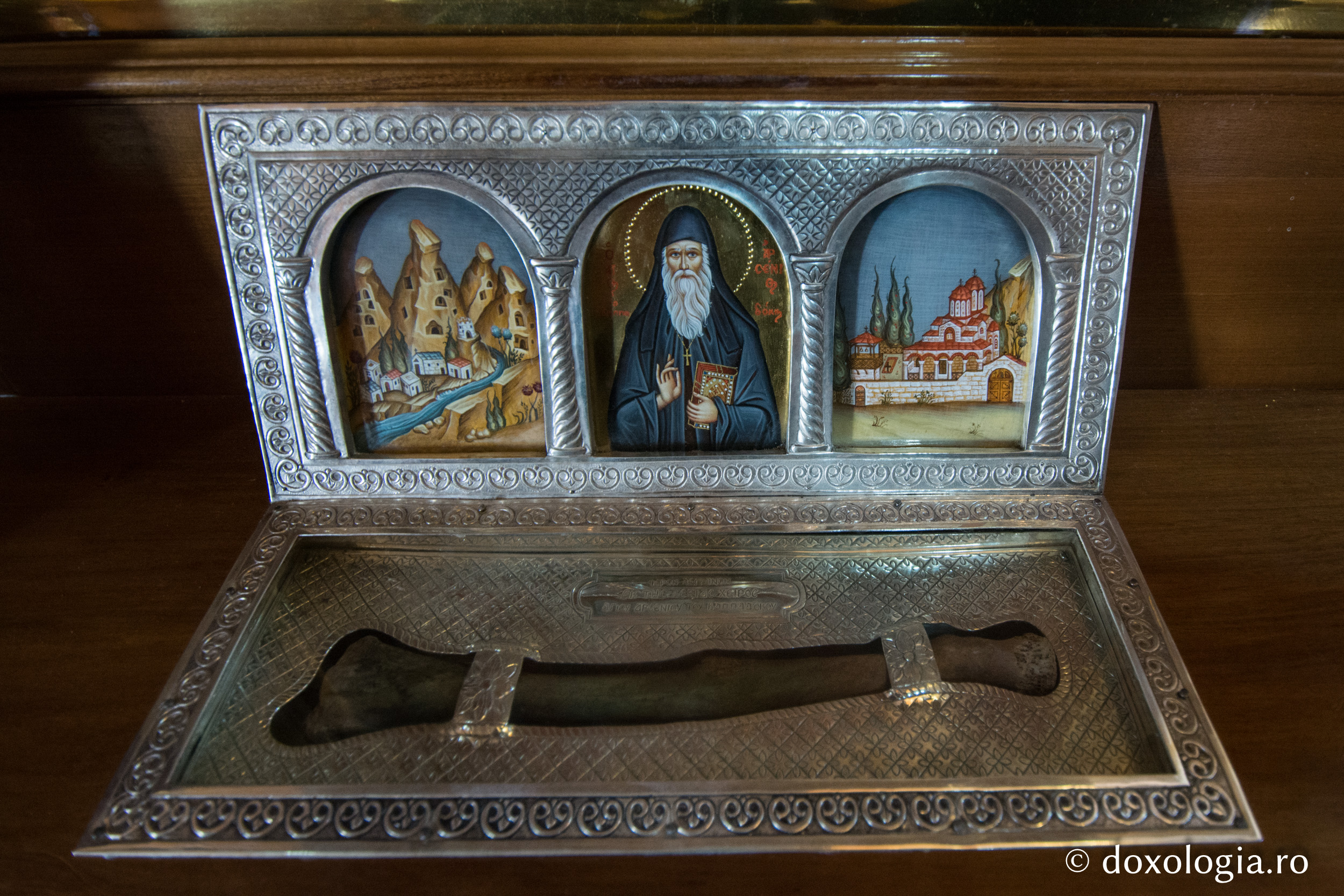 Moaștele Sfântului Arsenie Capadocianul