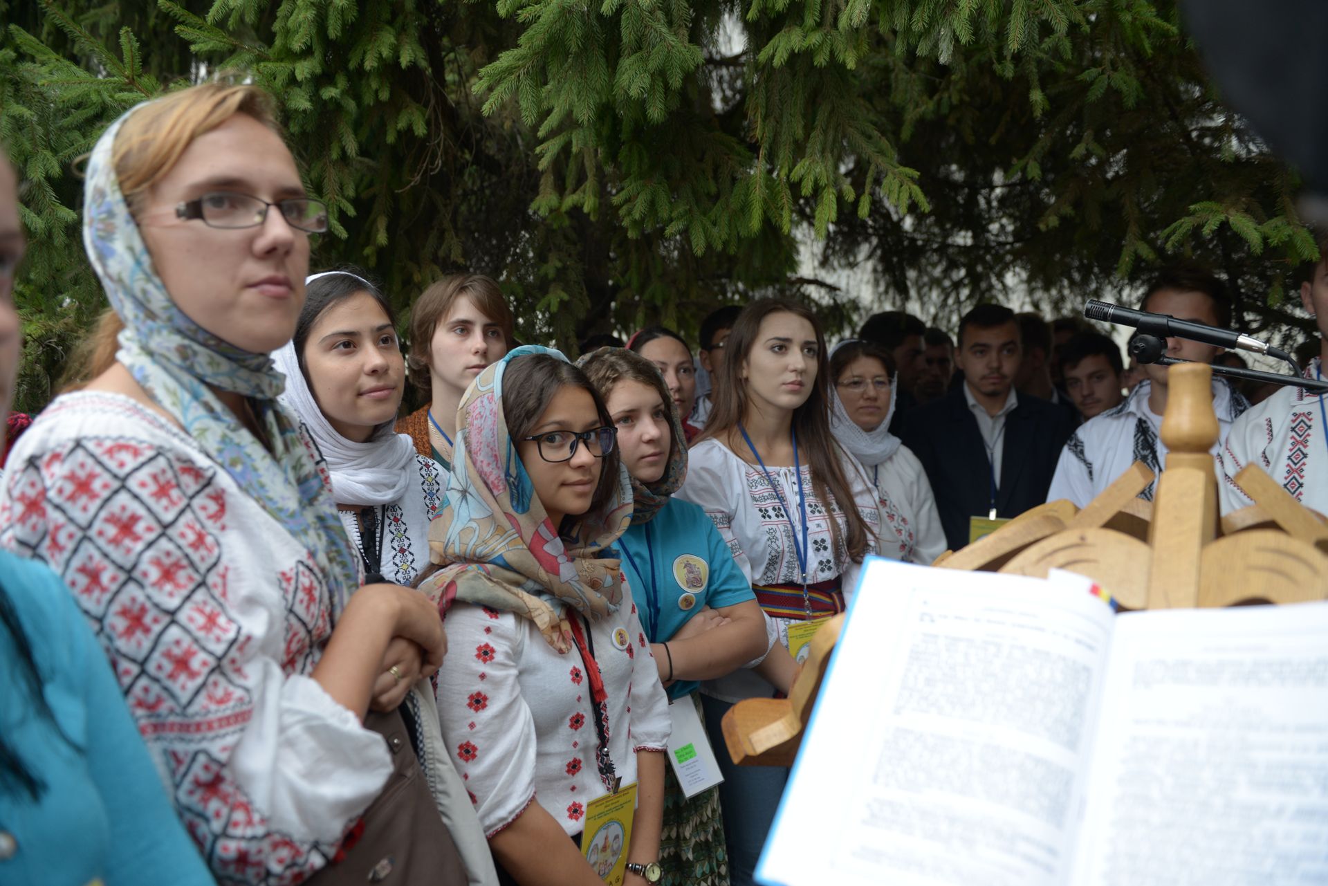 „Să vă apropiați de chipurile părinților Paisie Olaru şi Cleopa Ilie, căci au multe a vă grăi” „Să vă apropiați de chipurile părinților Paisie Olaru şi Cleopa Ilie, căci au multe a vă grăi”
