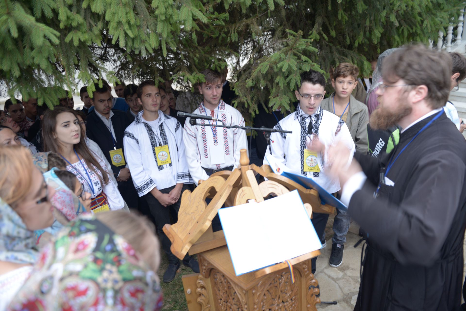 „Să vă apropiați de chipurile părinților Paisie Olaru şi Cleopa Ilie, căci au multe a vă grăi” „Să vă apropiați de chipurile părinților Paisie Olaru şi Cleopa Ilie, căci au multe a vă grăi”