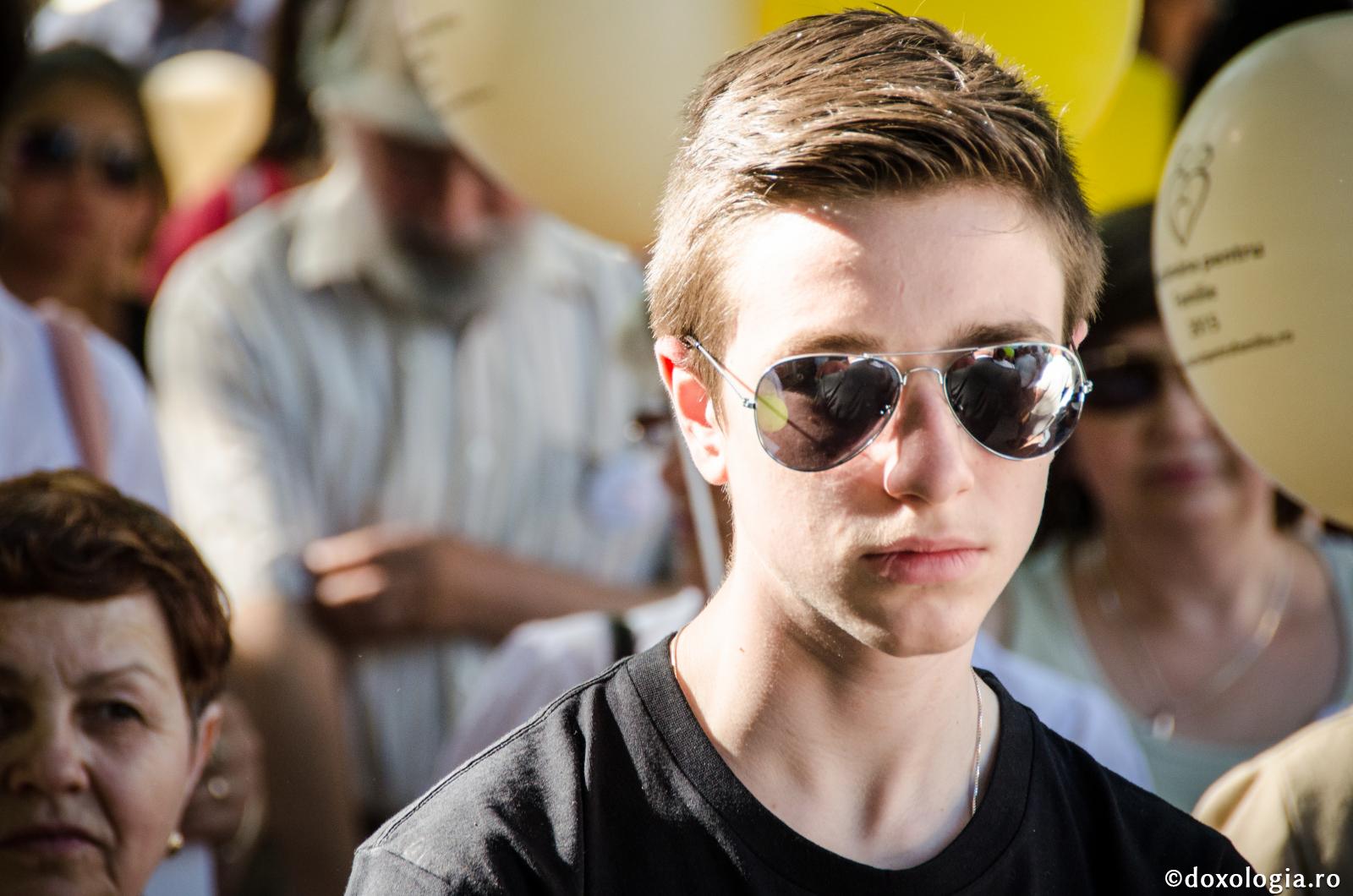 Tinereţea are nevoie de bună creştere şi povăţuire