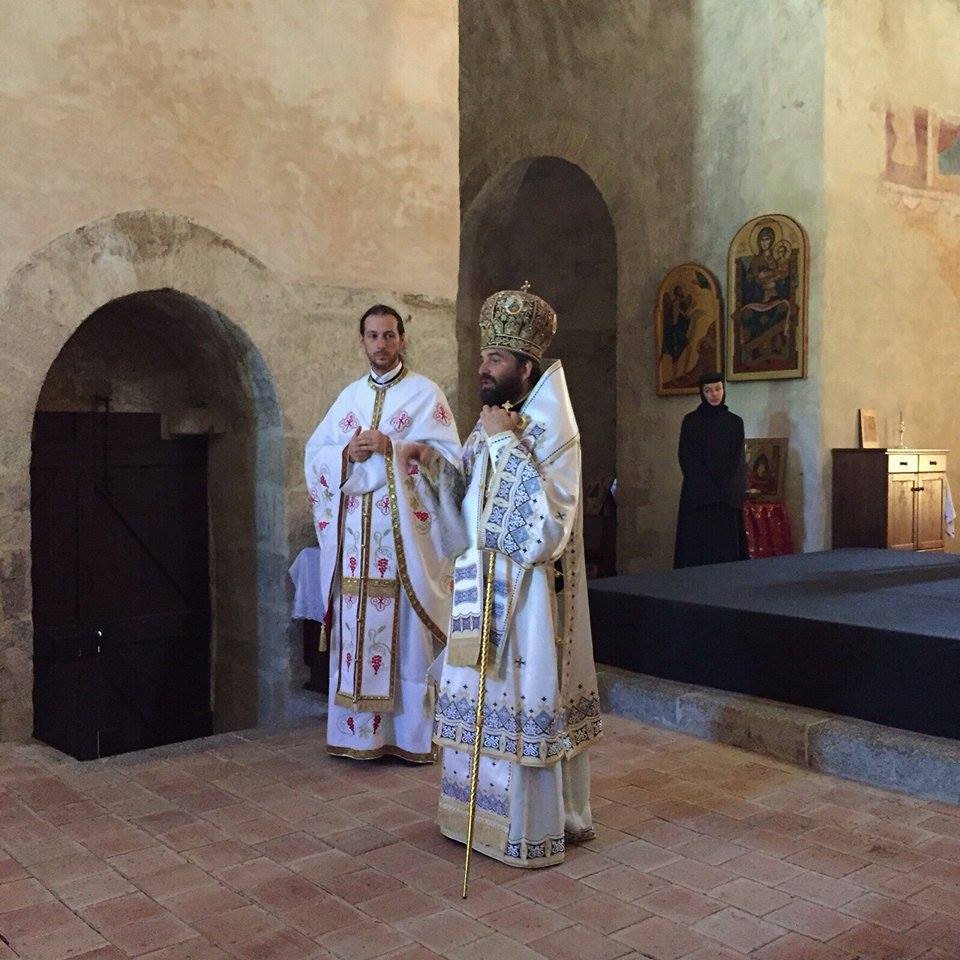 Slujire arhierească la Mănăstirea Vilar, Franța