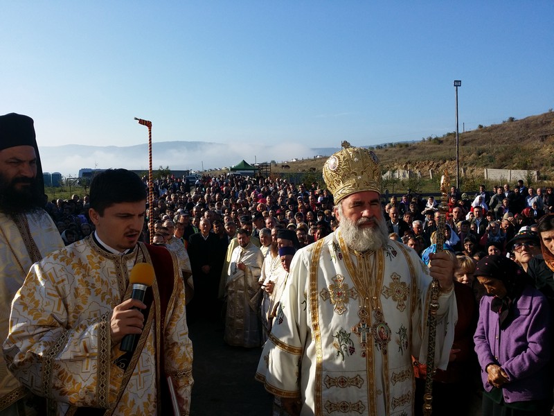 Biserică nouă, sfinţită la Mănăstirea Plopana Biserică nouă, sfinţită la Mănăstirea Plopana