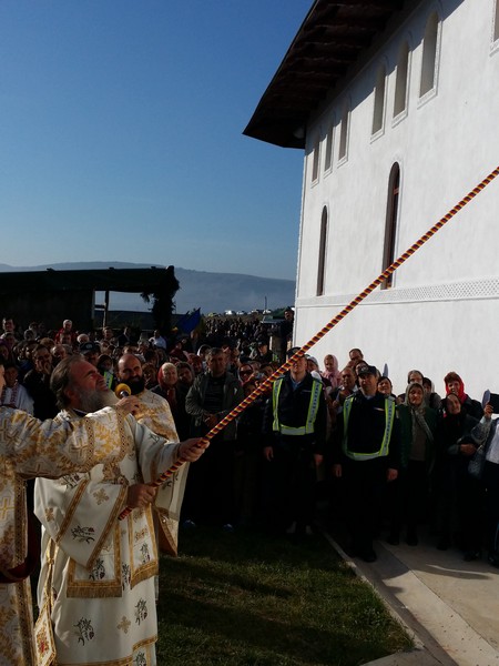 Biserică nouă, sfinţită la Mănăstirea Plopana