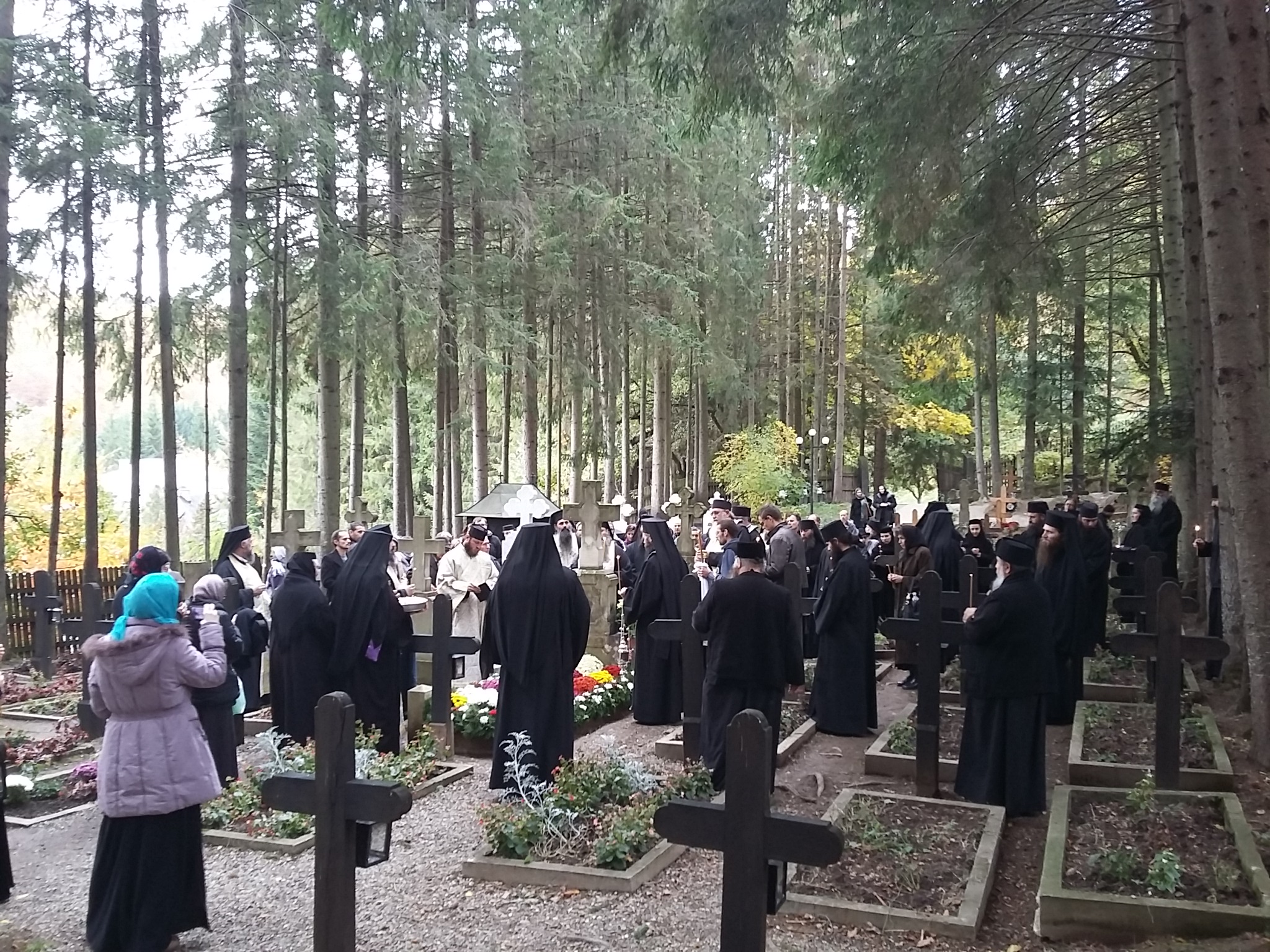 Sfânta Liturghie și Parastas la un an de la trecere la Domnul a părintelui arhimandrit Victorin Oanele