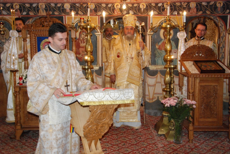 Liturghie arhierească la Beclean, județul Brașov