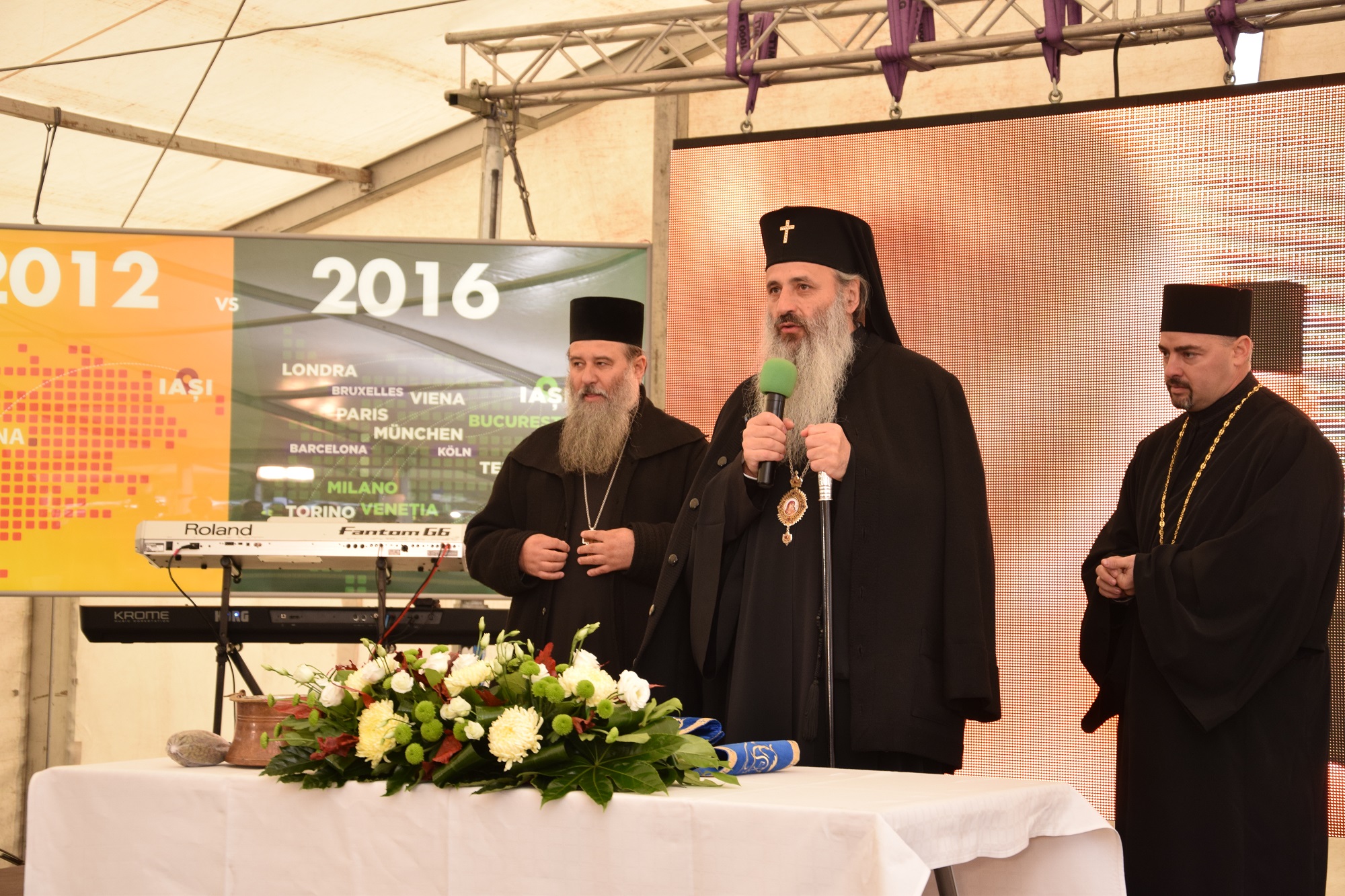 Slujbă de binecuvântare, la inaugurarea celui de-al treilea terminal al Aeroportului Internațional Iași Slujbă de binecuvântare, la inaugurarea celui de-al treilea terminal al Aeroportului Internațional Iași