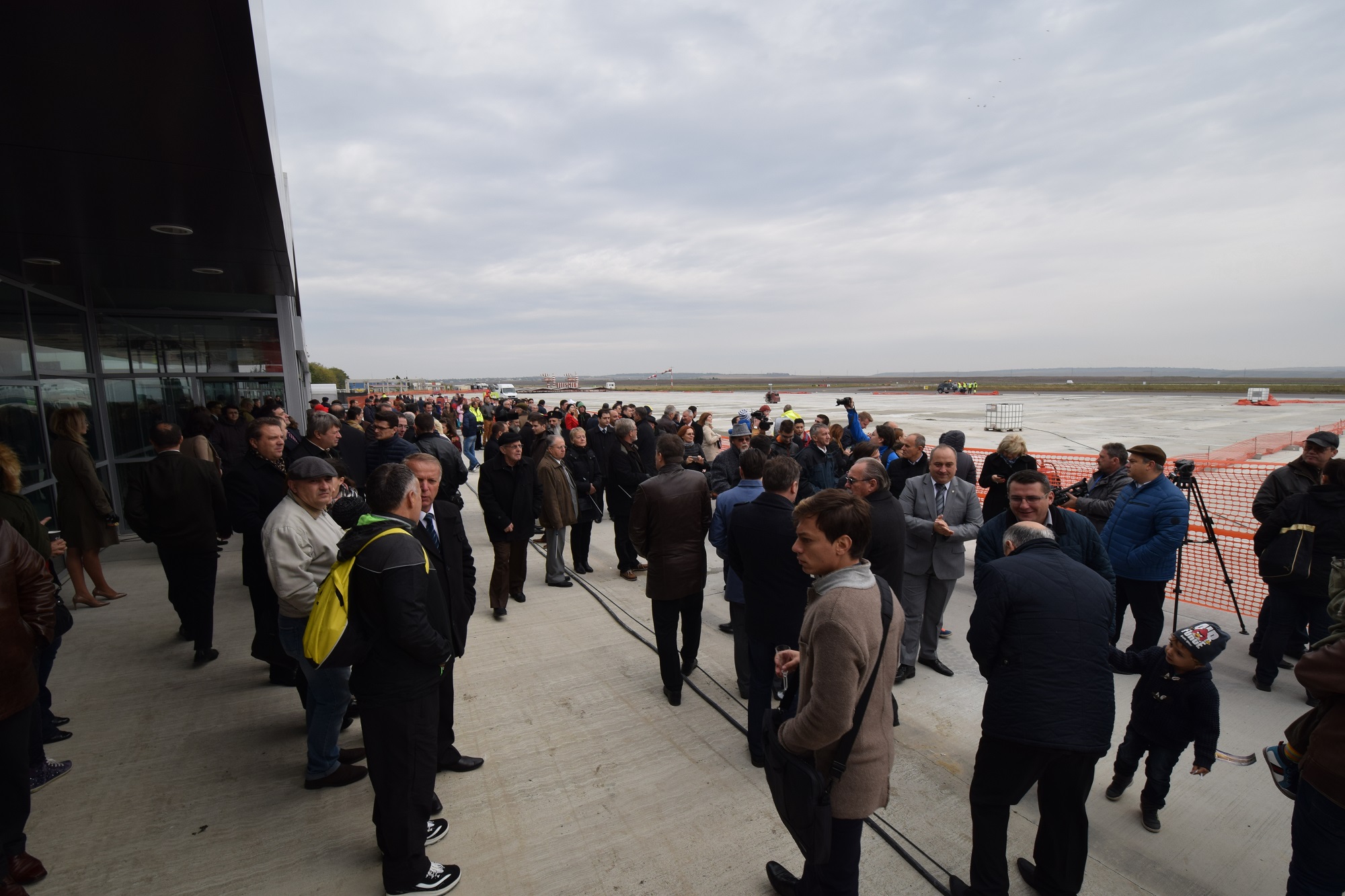 Slujbă de binecuvântare, la inaugurarea celui de-al treilea terminal al Aeroportului Internațional Iași Slujbă de binecuvântare, la inaugurarea celui de-al treilea terminal al Aeroportului Internațional Iași