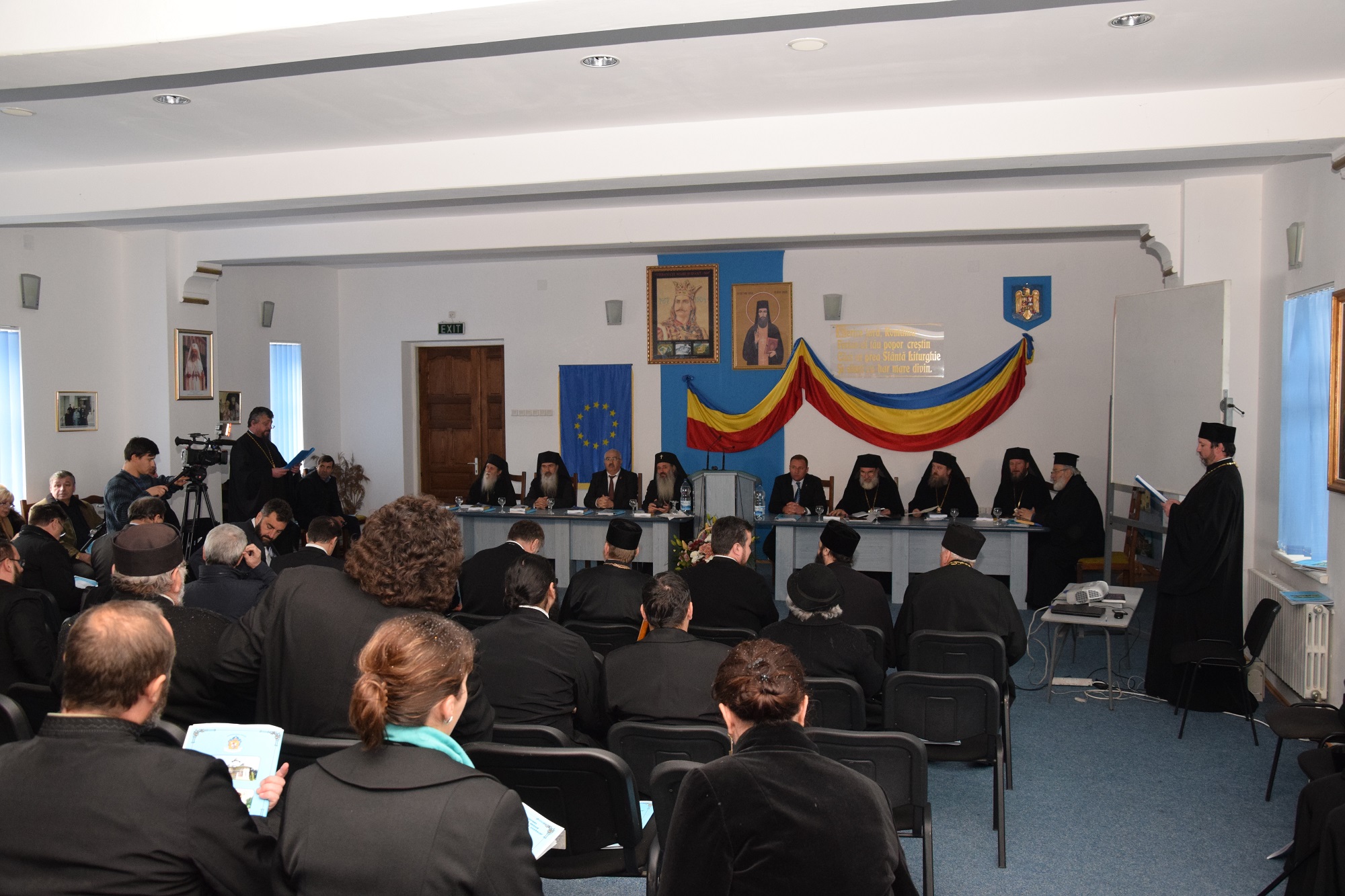 Ample manifestări spiritual-culturale, la împlinirea a 160 de ani de la înființarea Seminarului Teologic Liceal Ortodox „Veniamin Costachi” Ample manifestări spiritual-culturale, la împlinirea a 160 de ani de la înființarea Seminarului Teologic Liceal Ortodox „Veniamin Costachi”