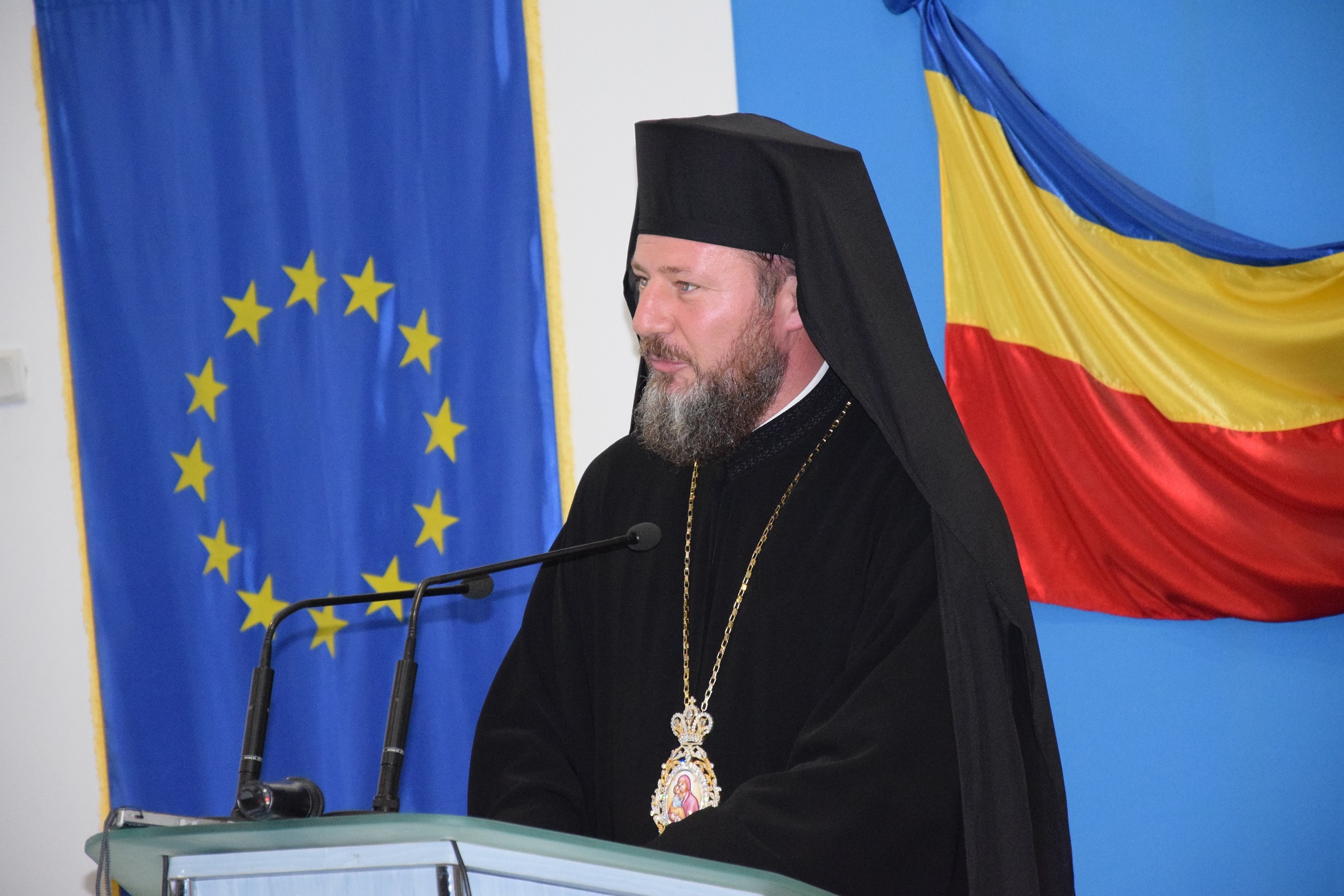 Ample manifestări spiritual-culturale, la împlinirea a 160 de ani de la înființarea Seminarului Teologic Liceal Ortodox „Veniamin Costachi” Ample manifestări spiritual-culturale, la împlinirea a 160 de ani de la înființarea Seminarului Teologic Liceal Ortodox „Veniamin Costachi”