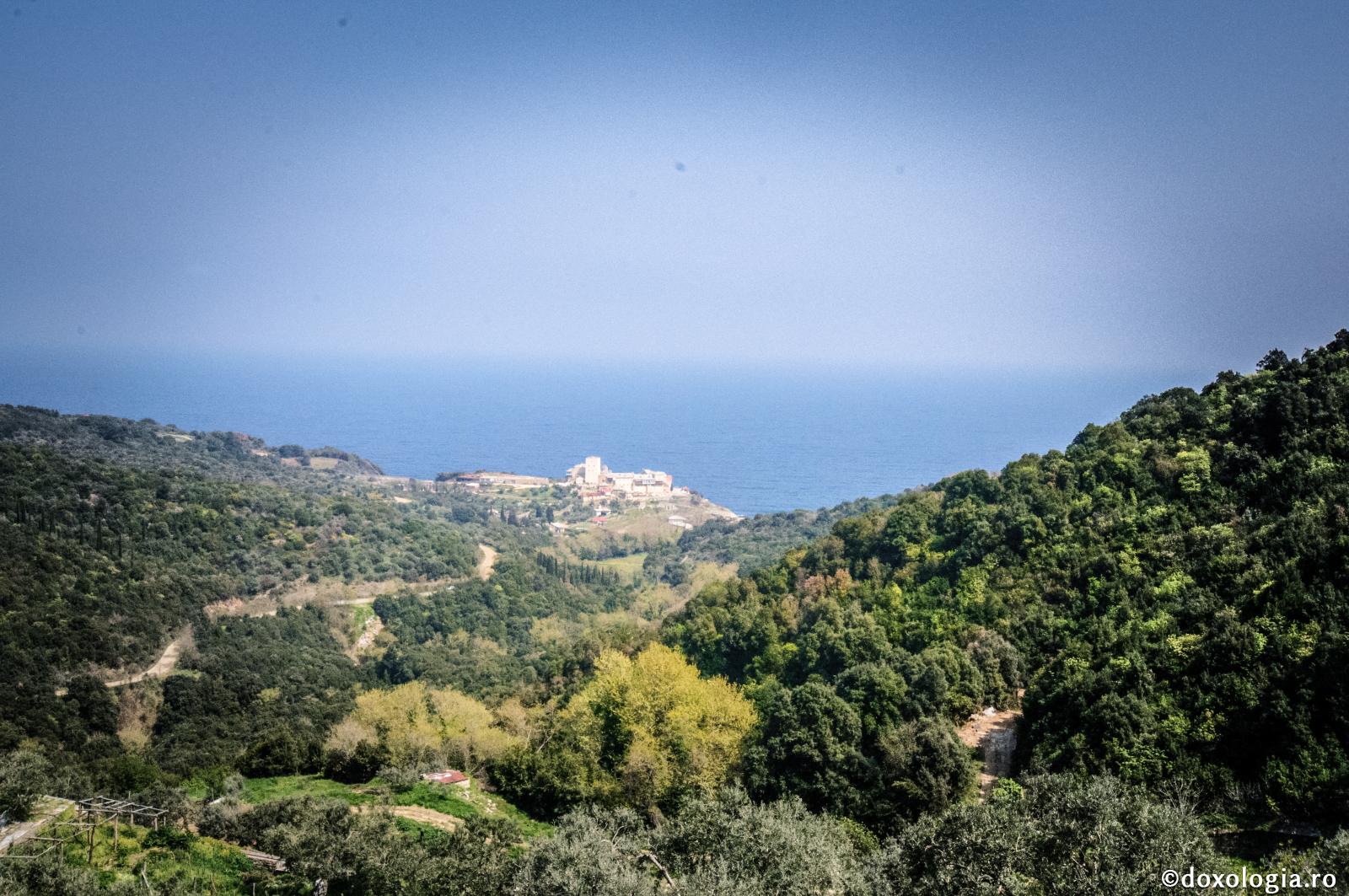 „Stai tu aici să slujești pe bătrânei, sunt alții care să meargă la război”