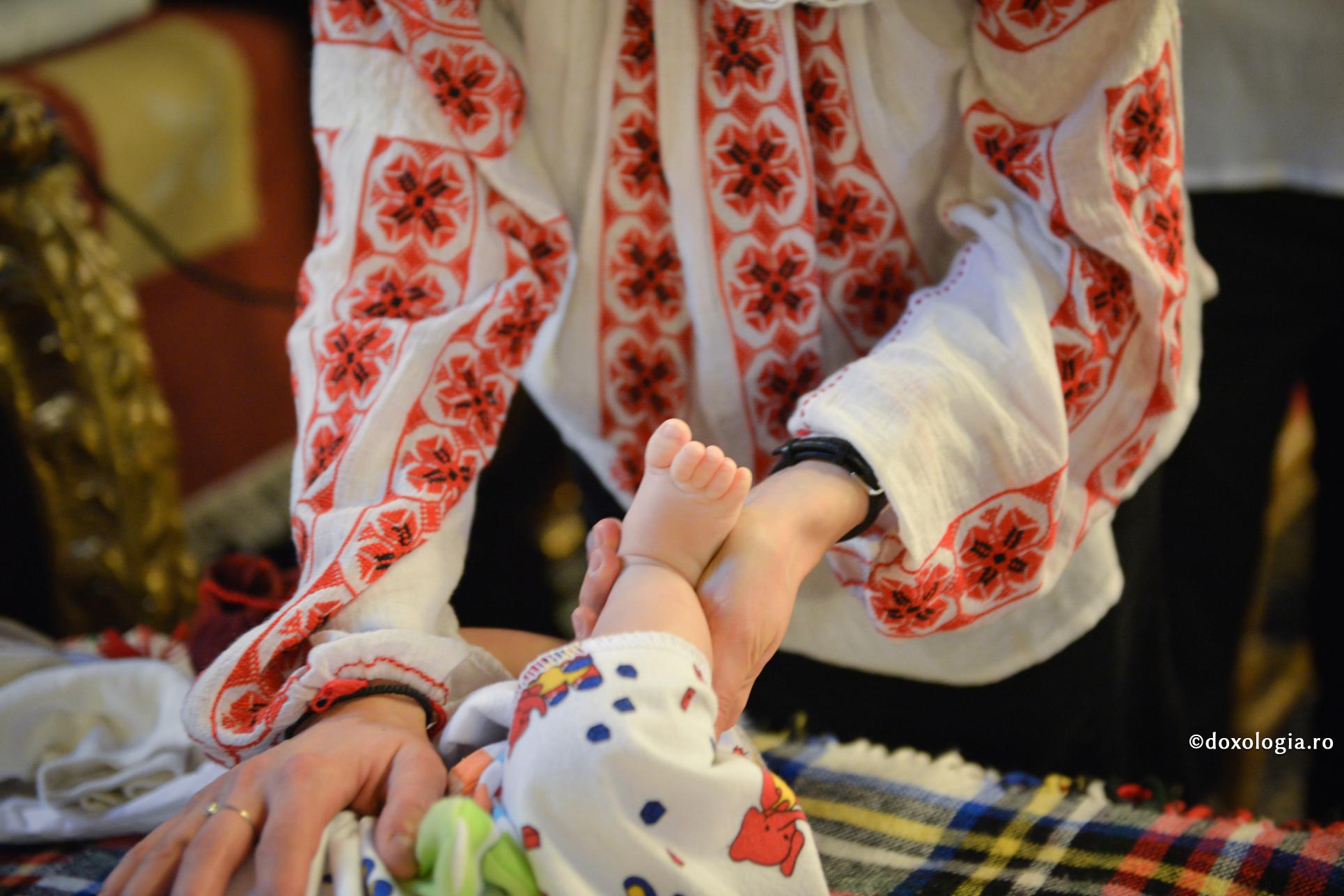 Sfânta Parascheva dăruiește o fiică unei femei cu multe avorturi