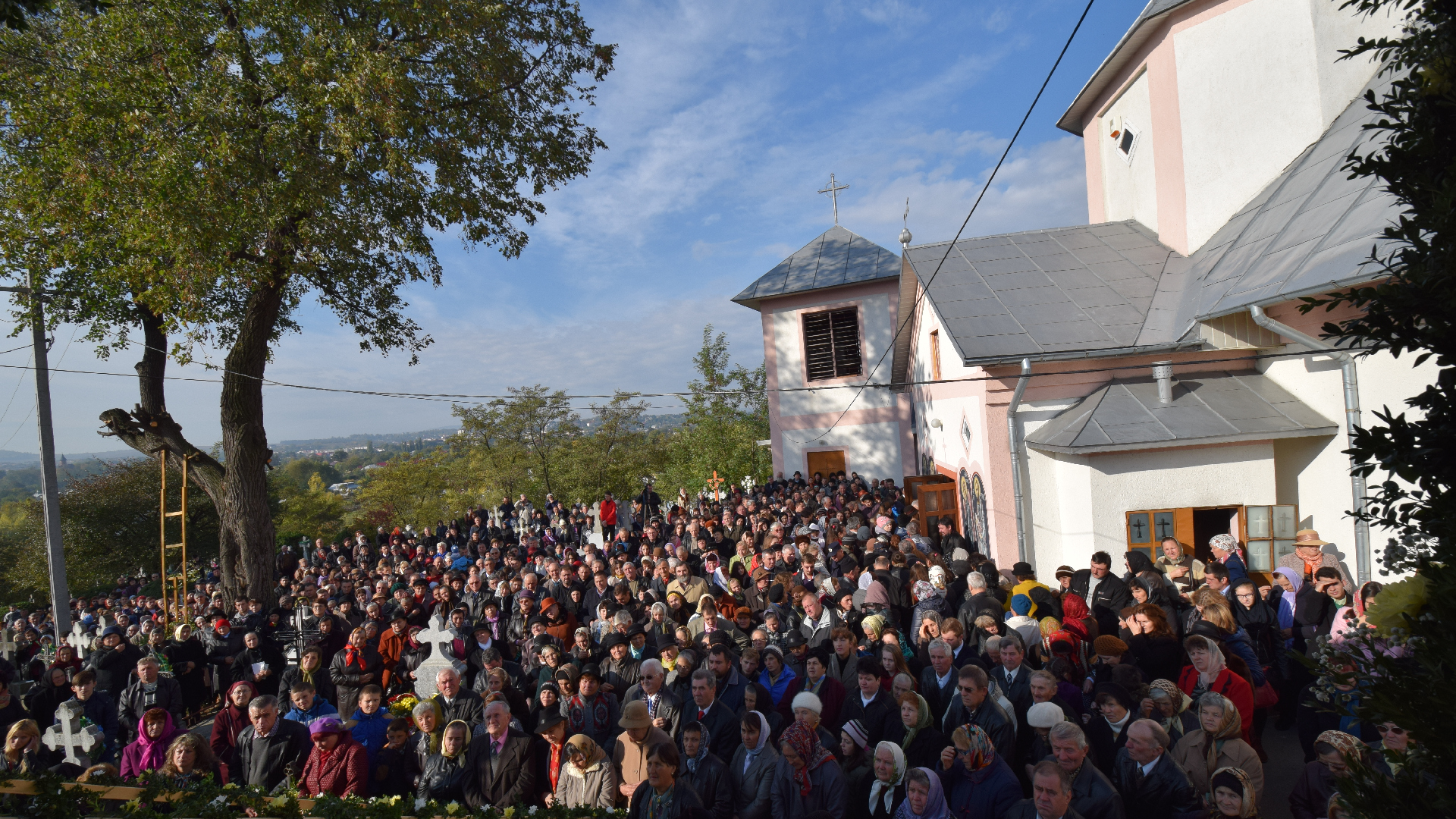 Resfințire la Trestiana: „Destinația omului nu este mormântul” Resfințire la Trestiana: „Destinația omului nu este mormântul”