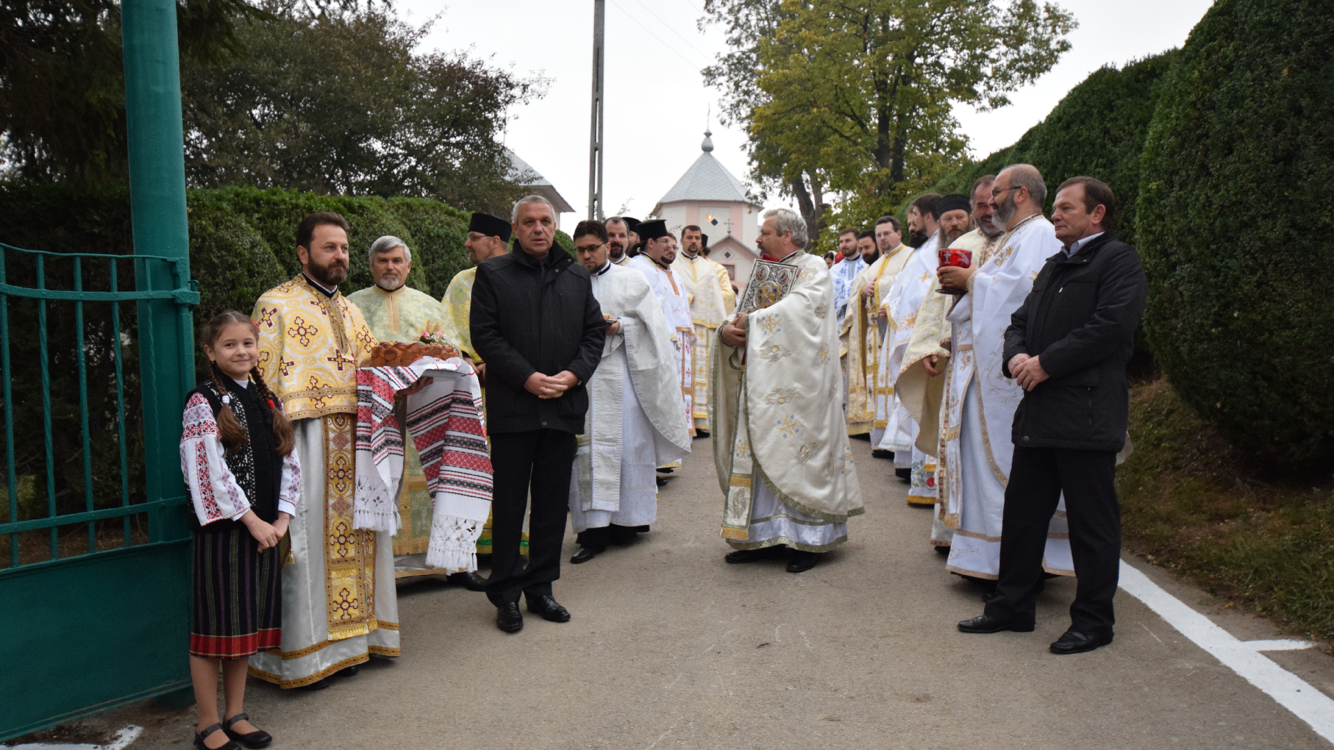 Resfințire la Trestiana: „Destinația omului nu este mormântul” Resfințire la Trestiana: „Destinația omului nu este mormântul”