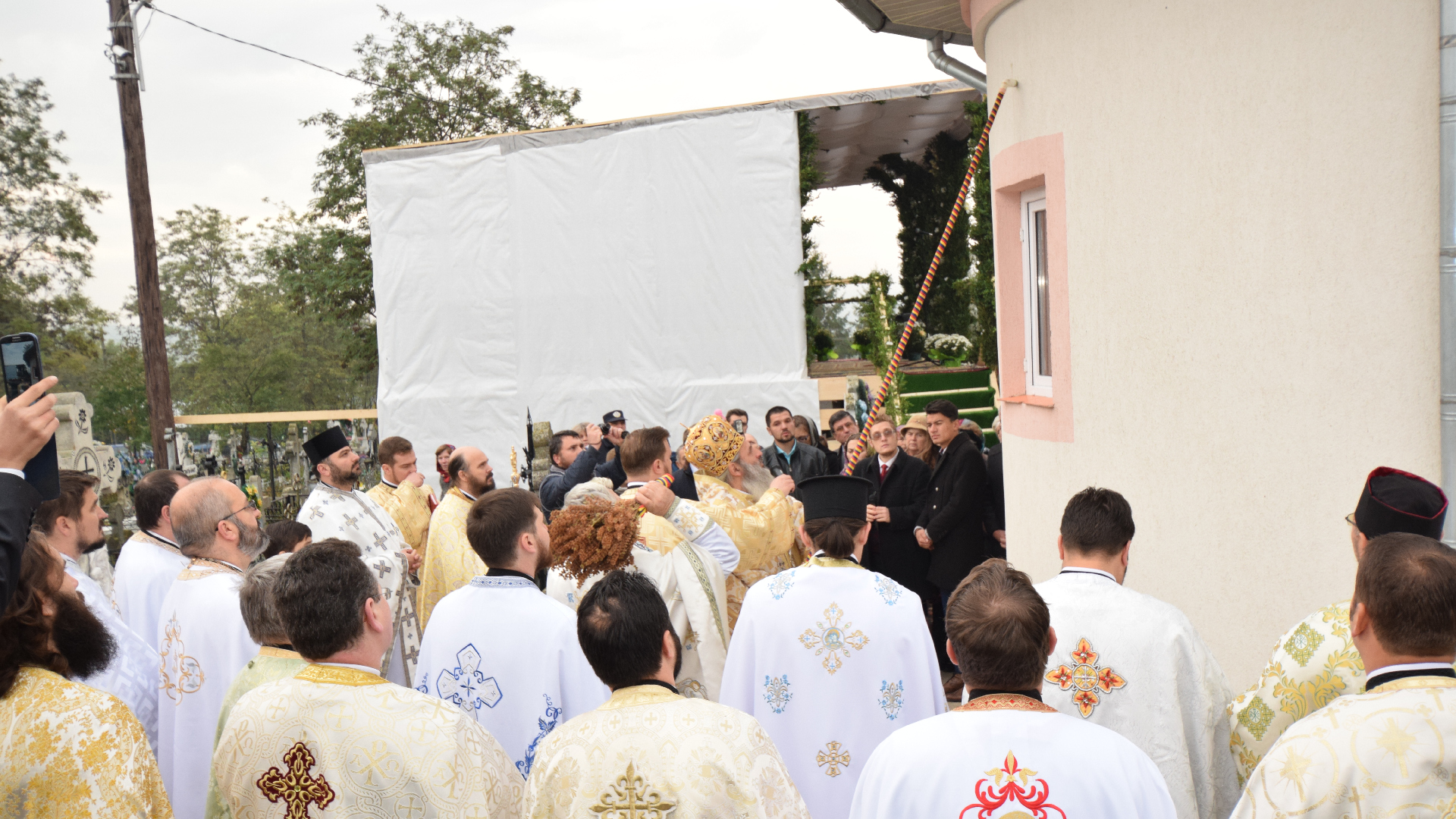 Resfințire la Trestiana: „Destinația omului nu este mormântul” Resfințire la Trestiana: „Destinația omului nu este mormântul”