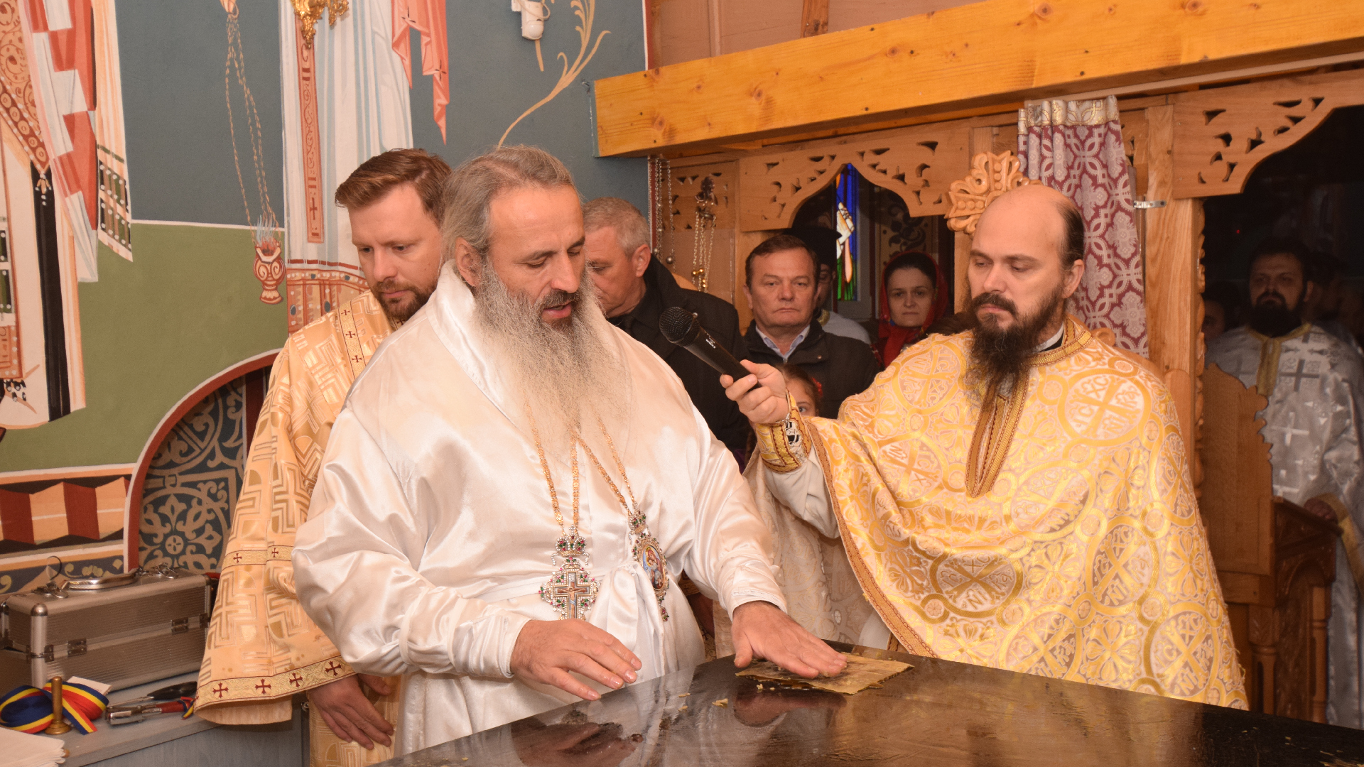 Resfințire la Trestiana: „Destinația omului nu este mormântul” Resfințire la Trestiana: „Destinația omului nu este mormântul”