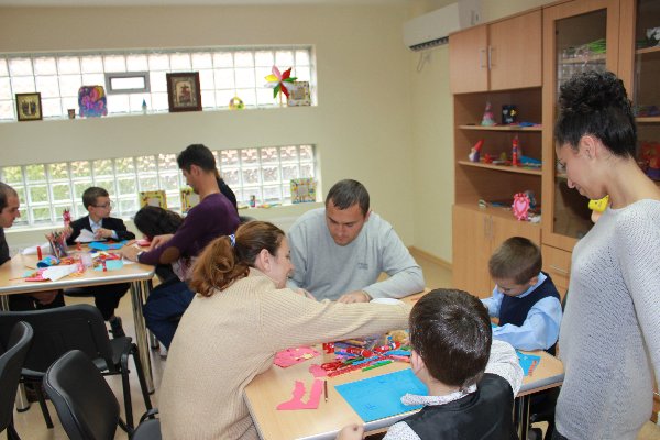 Filantropie şi educaţie în Arhiepiscopia Craiovei