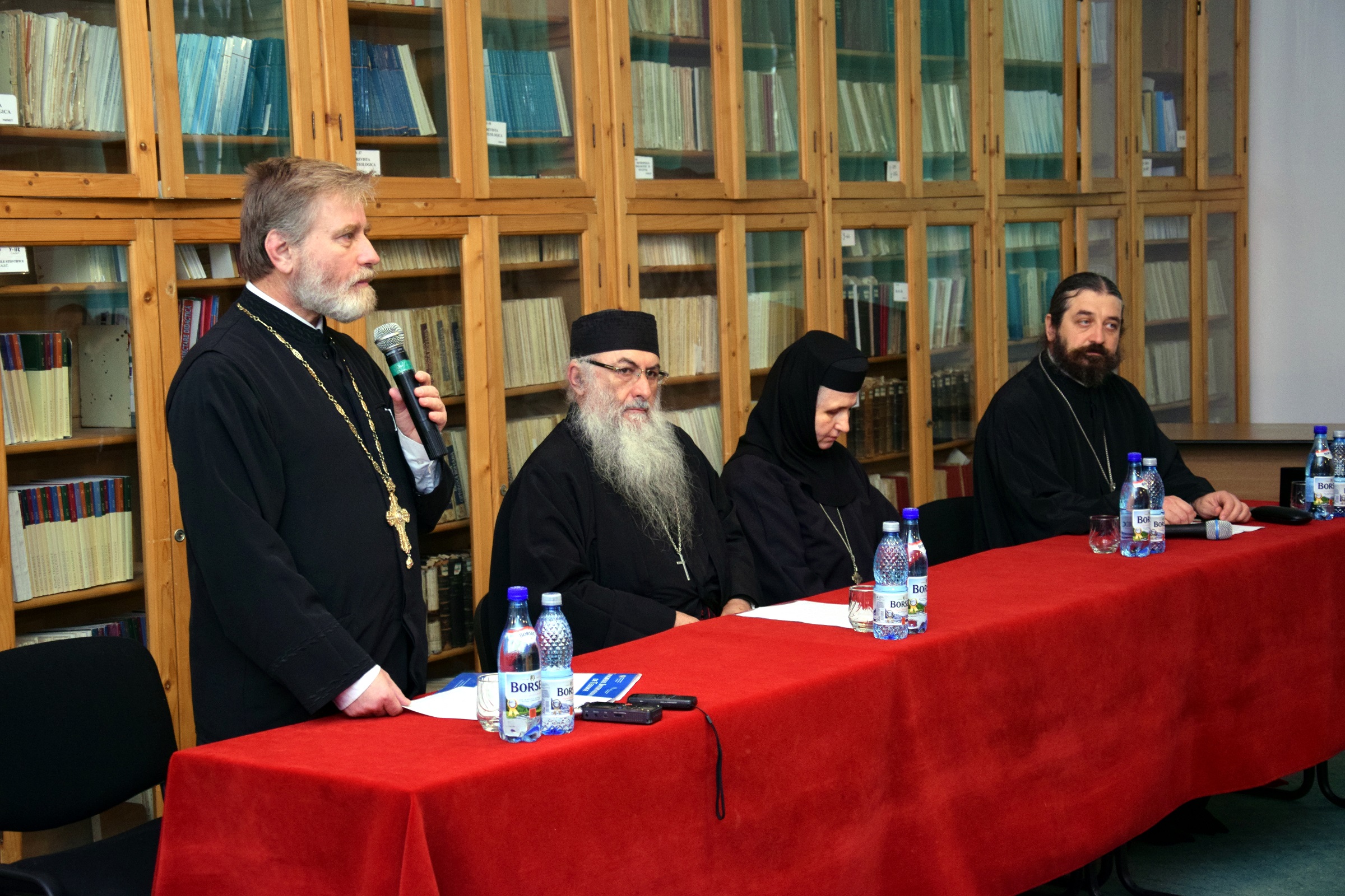 „Mintea care imaginează nu este potrivită pentru teologie”