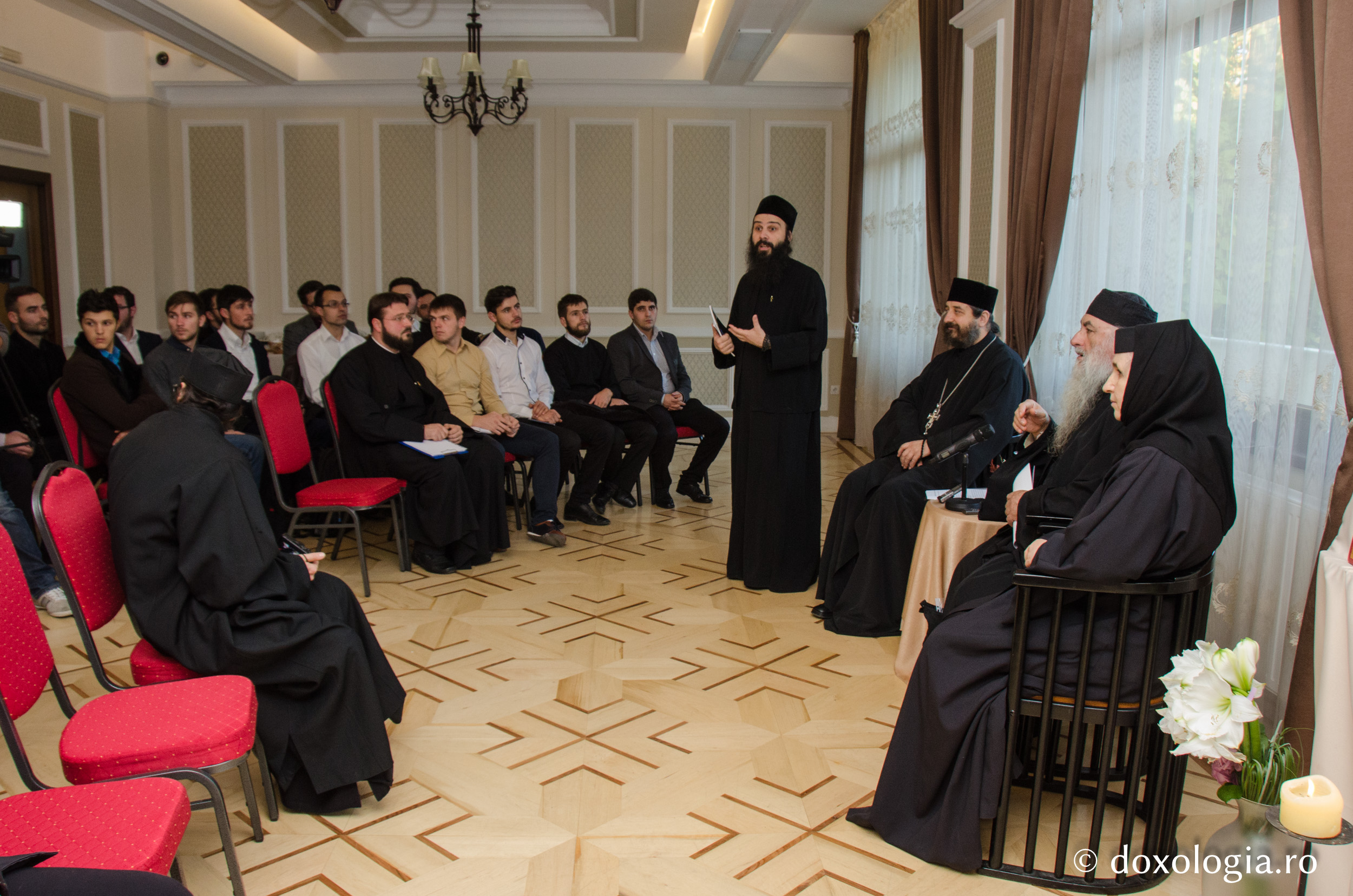 „Rugăciunea îi face pe lucrătorii ei prieteni ai Crucii și părtași ai bucuriei și binecuvântării Învierii”