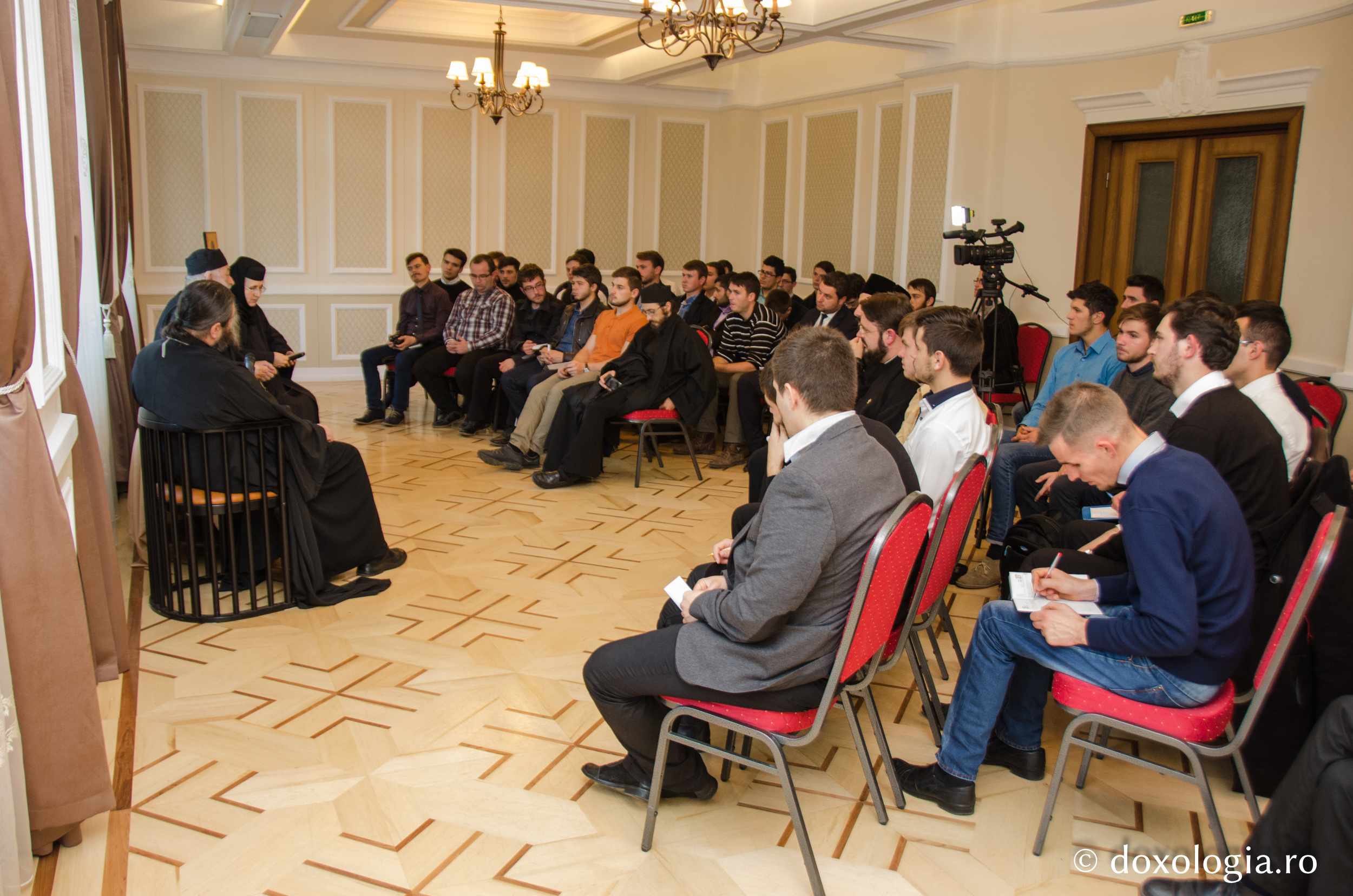 „Rugăciunea îi face pe lucrătorii ei prieteni ai Crucii și părtași ai bucuriei și binecuvântării Învierii”