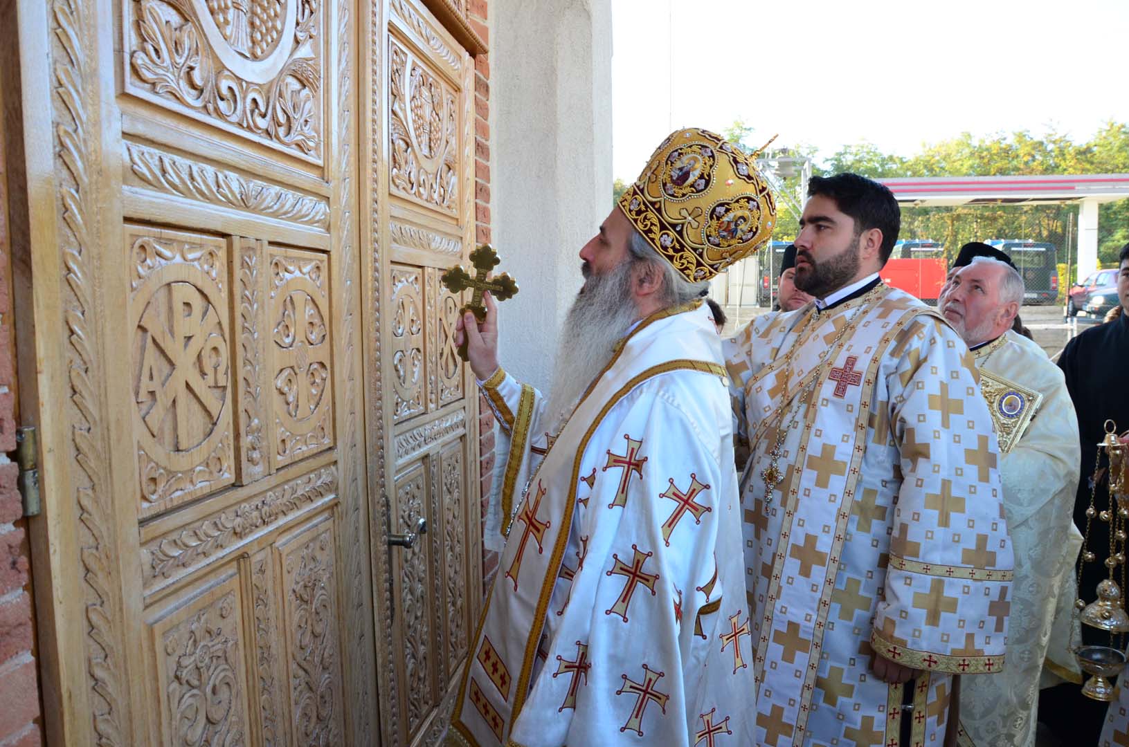 „Omul viu este cel care recunoaște iubirea lui Dumnezeu” - Sfințire de biserică la Răducăneni, Protopopiatul II Iași