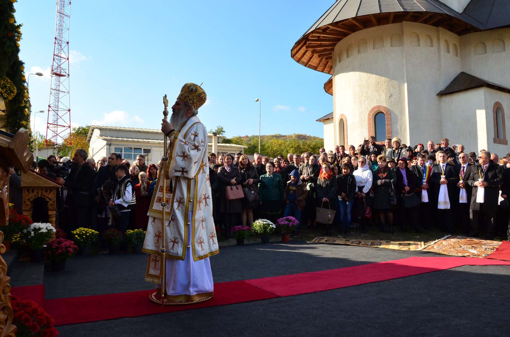 „Omul viu este cel care recunoaște iubirea lui Dumnezeu” - Sfințire de biserică la Răducăneni, Protopopiatul II Iași