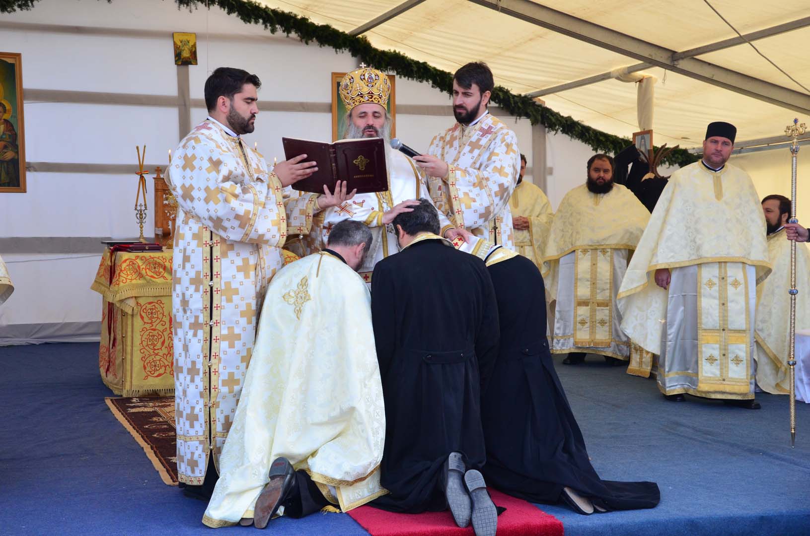 „Omul viu este cel care recunoaște iubirea lui Dumnezeu” - Sfințire de biserică la Răducăneni, Protopopiatul II Iași