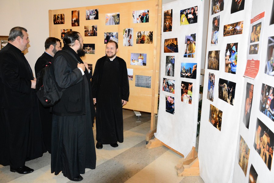 Expoziţia de Fotografie "Cuvioasa", vernisată la Montecatini Terme, Italia Expoziţia de Fotografie "Cuvioasa", vernisată la Montecatini Terme, Italia