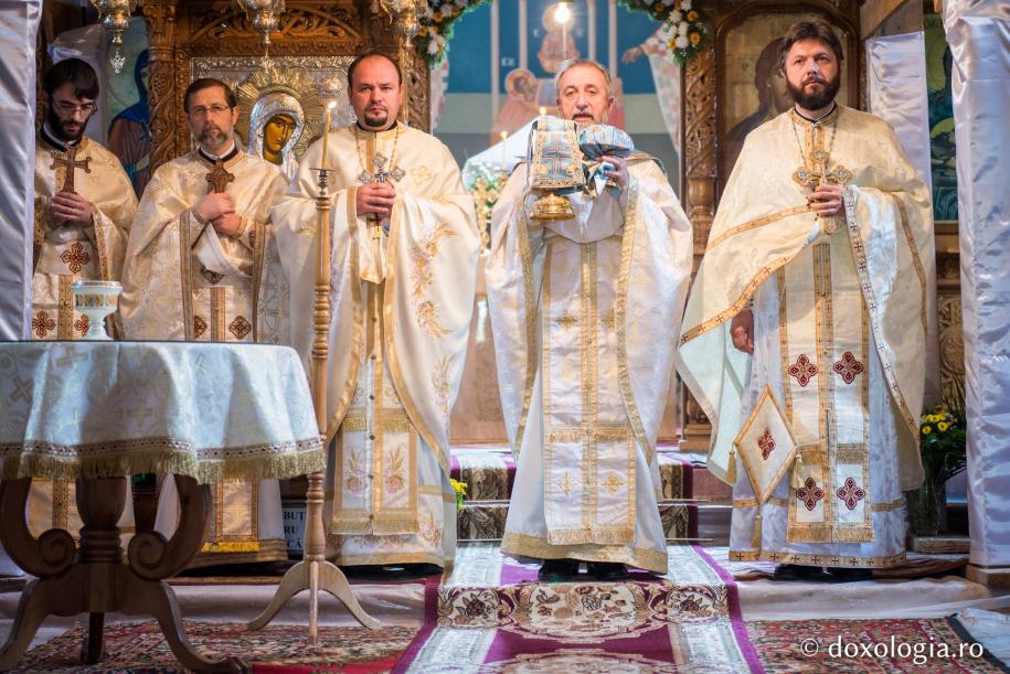 Bucurie duhovnicească în două biserici ieşene