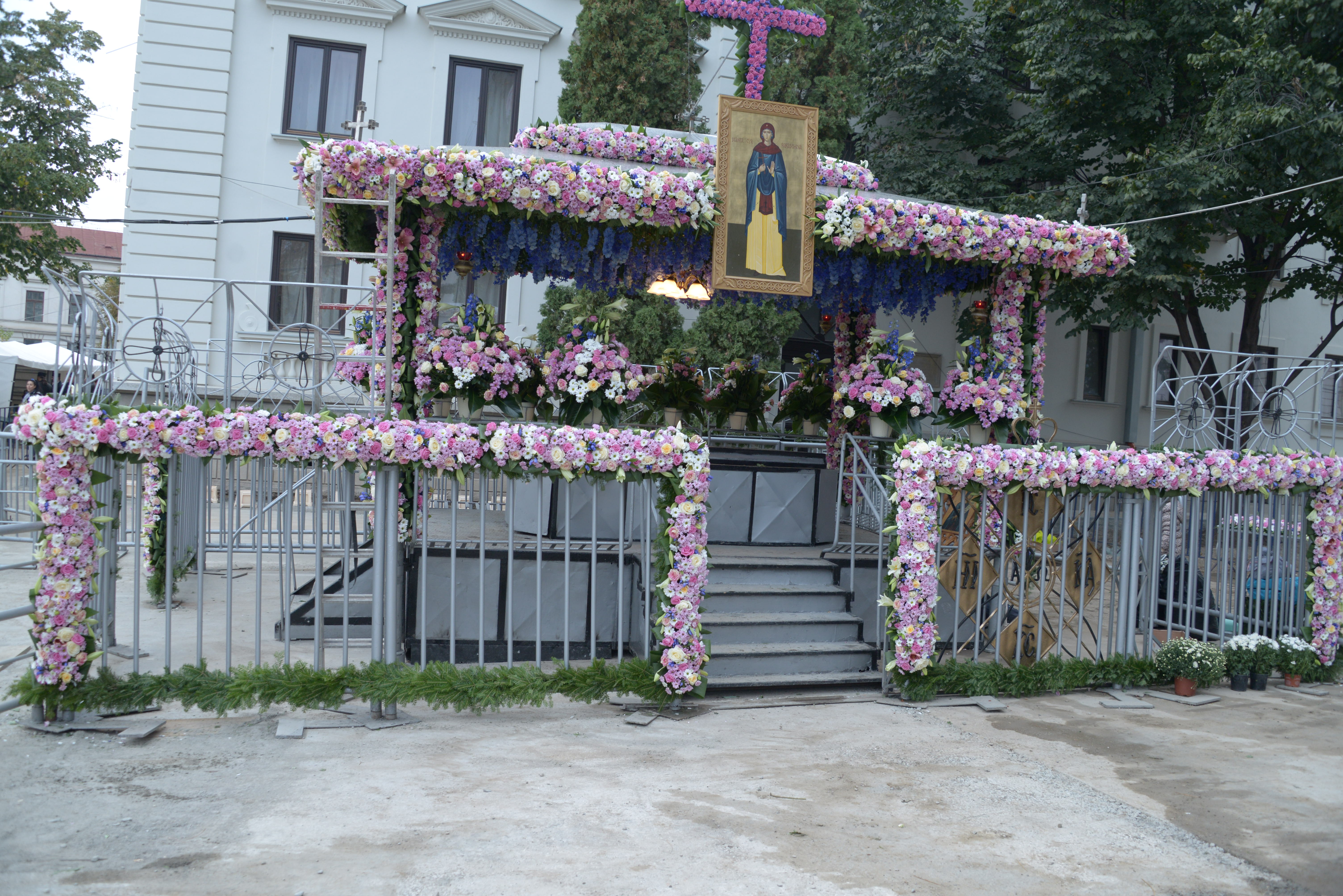 Împodobirea Baldachinului Sfintei Cuvioase Parascheva