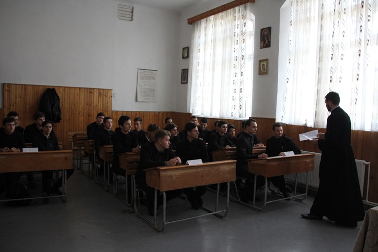 Concurs școlar în cinstea Sfintei Parascheva, la Roman Concurs școlar în cinstea Sfintei Parascheva, la Roman