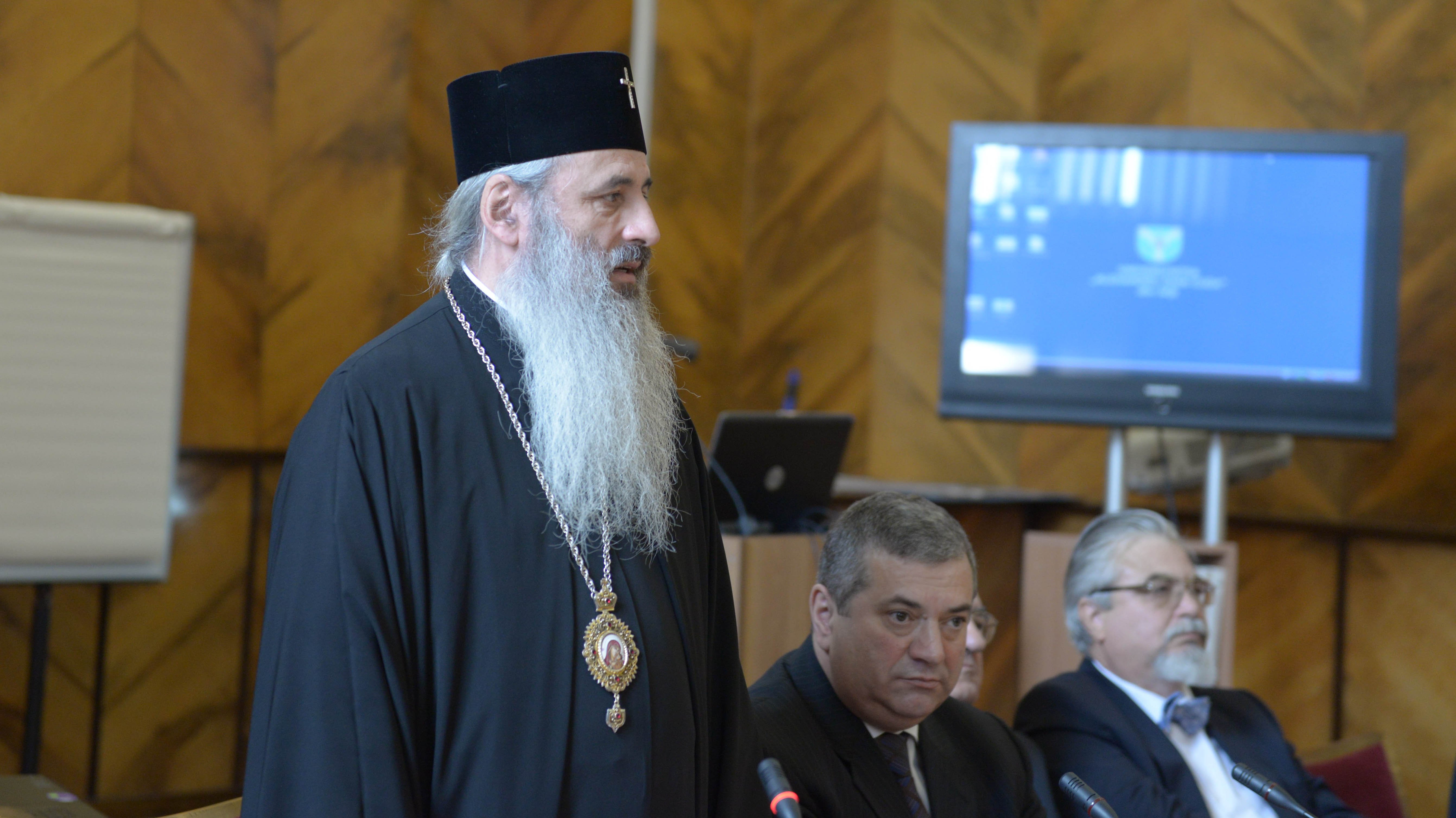 (Video) Trei decenii, 24 de volume – Biblia 1688