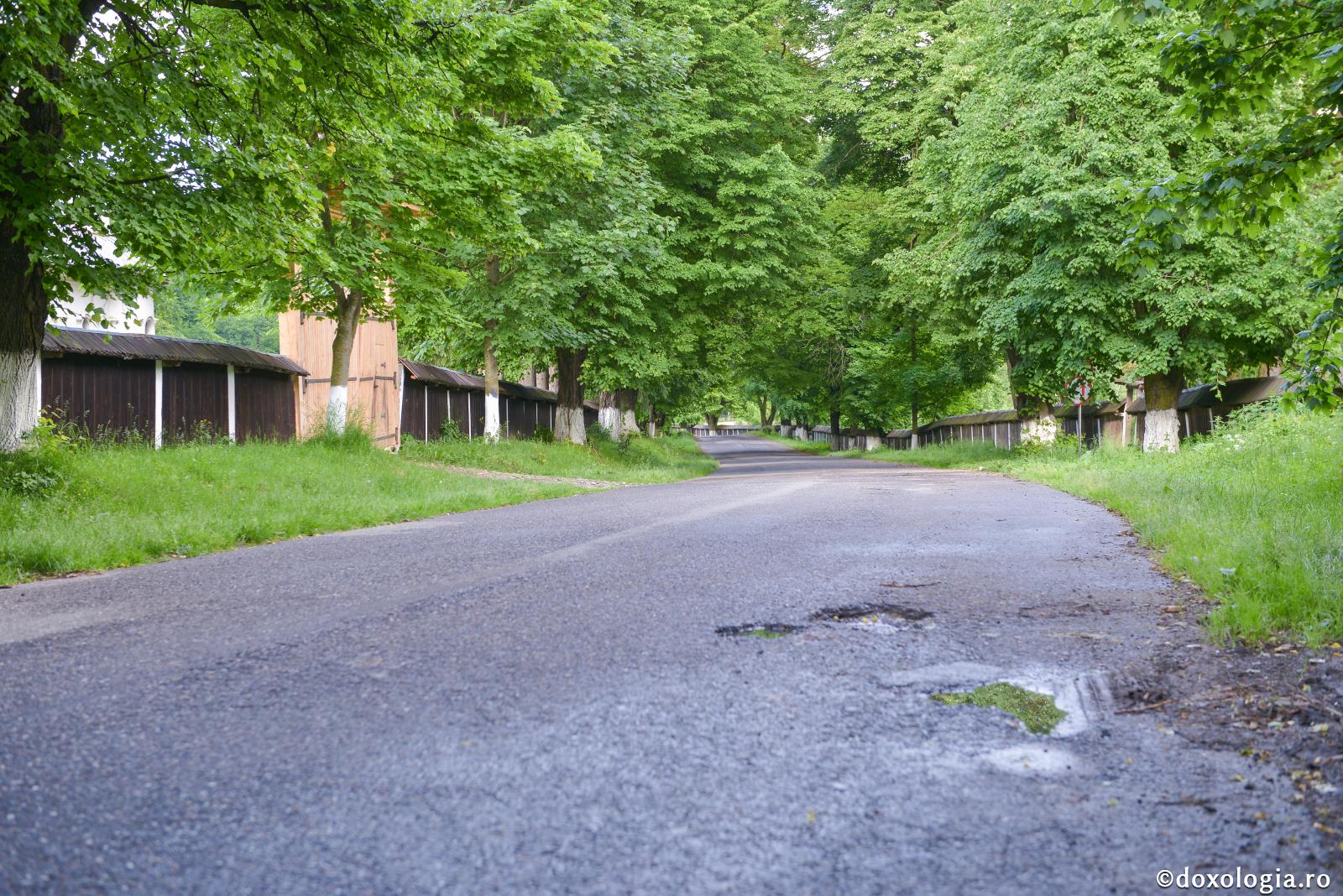 Diavolii sapă trei gropi