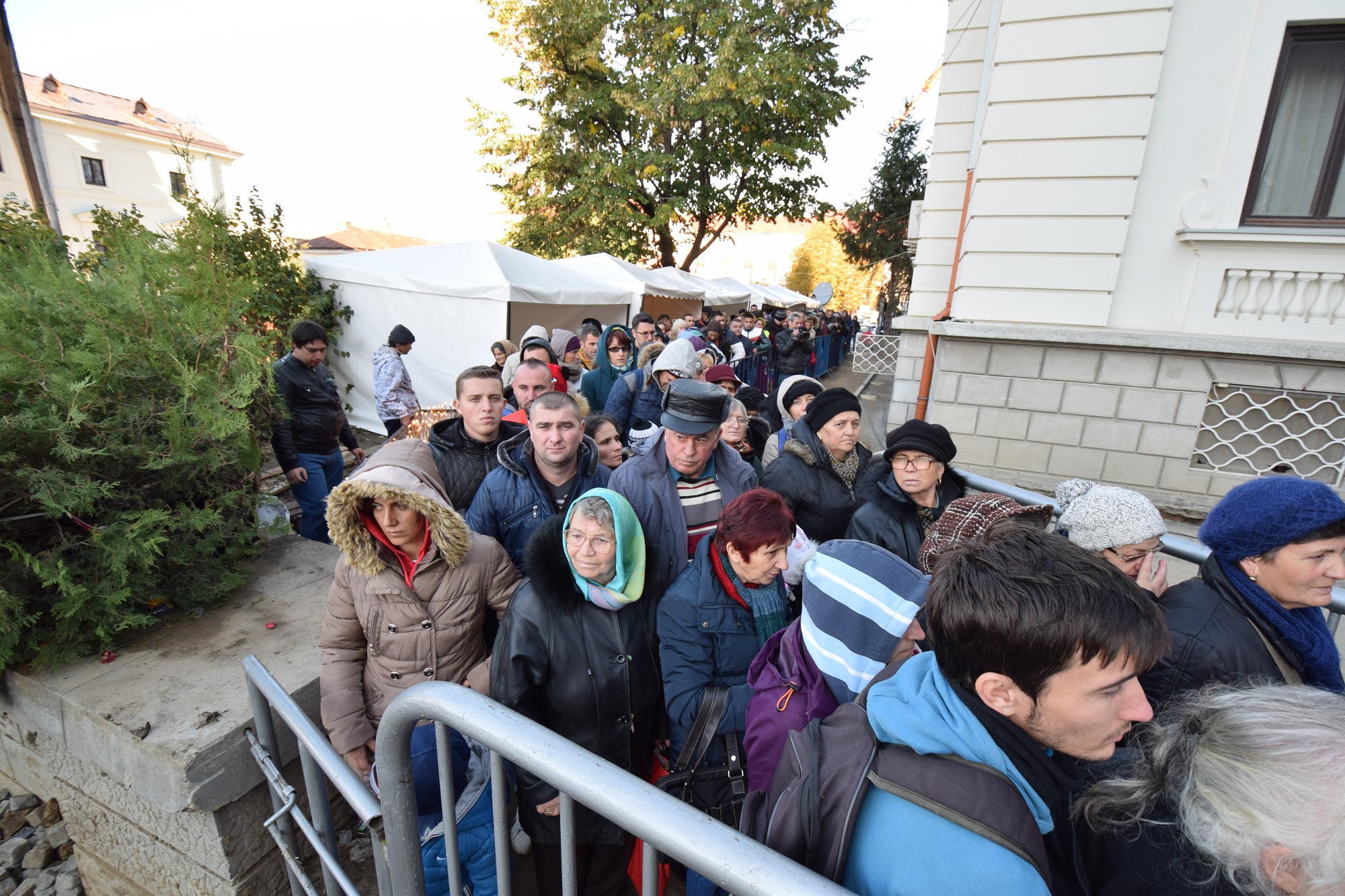 Foto: Tudorel Rusu 22 de ierahi și zeci de mii de credincioși, la hramul „Sfintei Ocrotitoare a Moldovei”