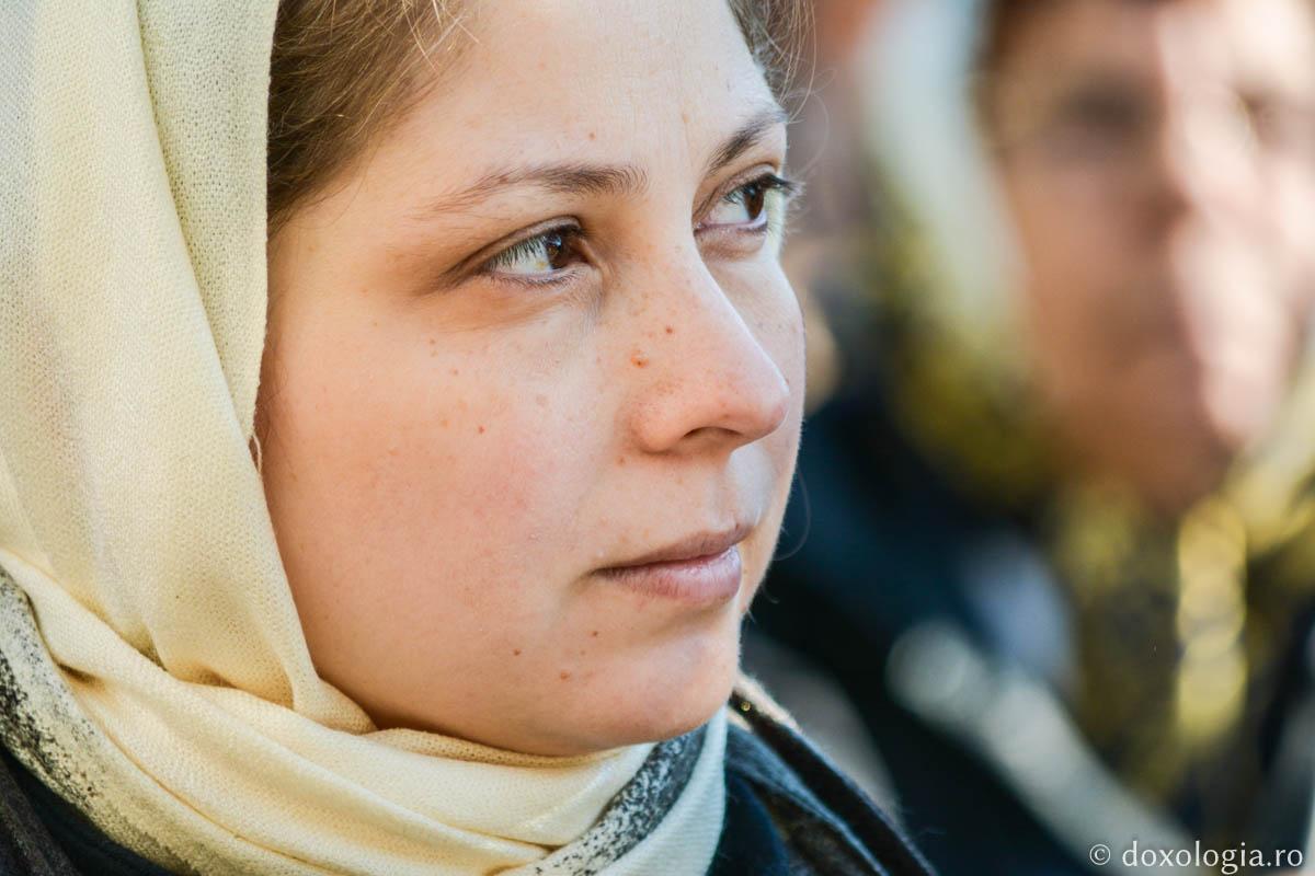 Răbdare şi speranţă la întâlnirea cu Sfânta Parascheva