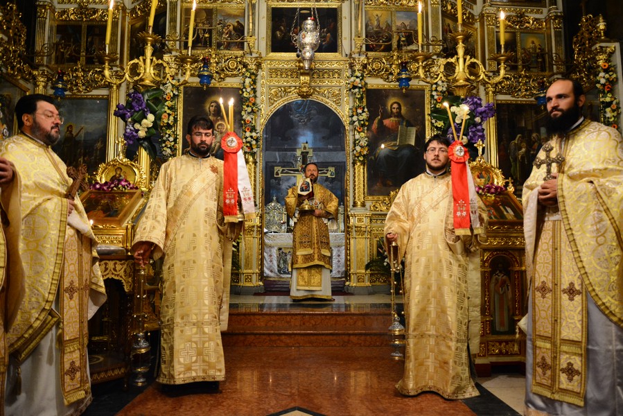 „Sfânta Parascheva şi Sfânta Maria Magdalena ne chemă să ne întâlnim cu Mântuitorul Hristos”