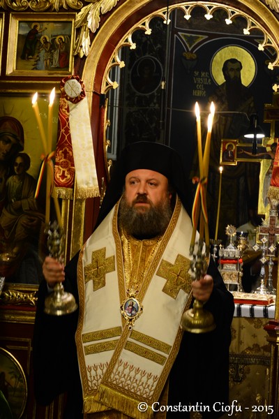 Trei ierarhi la hramul Bisericii „Sfânta Parascheva” din Iaşi