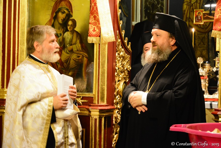 Trei ierarhi la hramul Bisericii „Sfânta Parascheva” din Iaşi