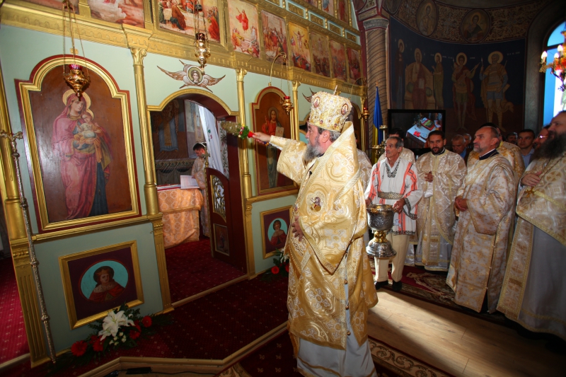 Sfințire de biserică la Șimon Nou