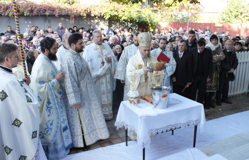 Sfinţirea bisericii „Sfântul Mare Mucenic Gheorghe” din Galaţi