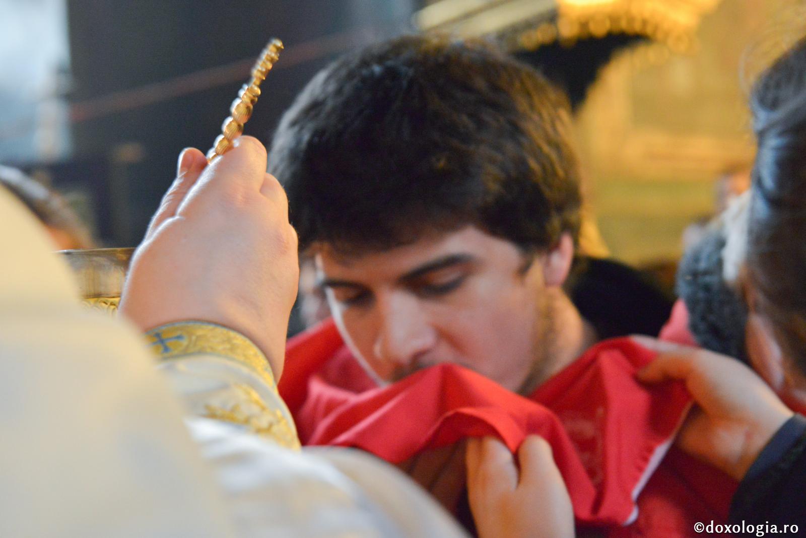 Părtaş pe deplin vrednic la Trupul şi Sângele lui Hristos nimeni nu se poate socoti