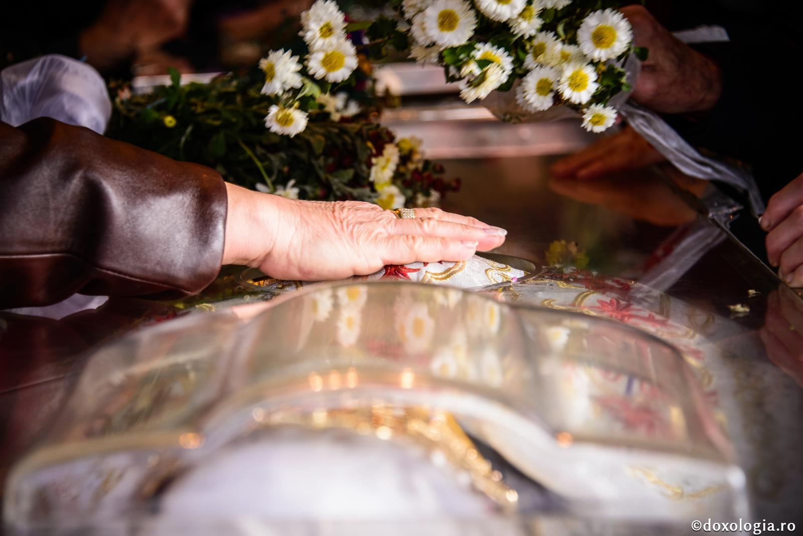 Pentru sănătatea pelerinilor - recomandări de hramul Cuvioasei Parascheva