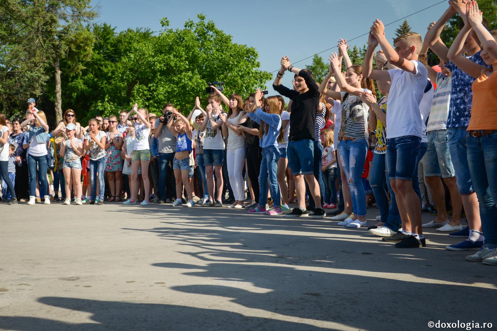 Fii cu luare aminte la laude şi defăimări