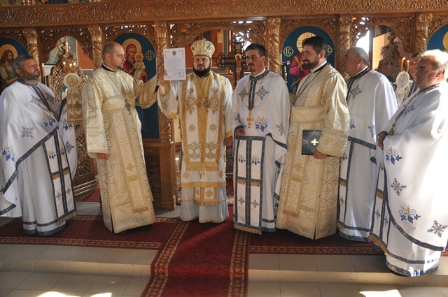 Liturghie Arhierească la Parohia Păușa