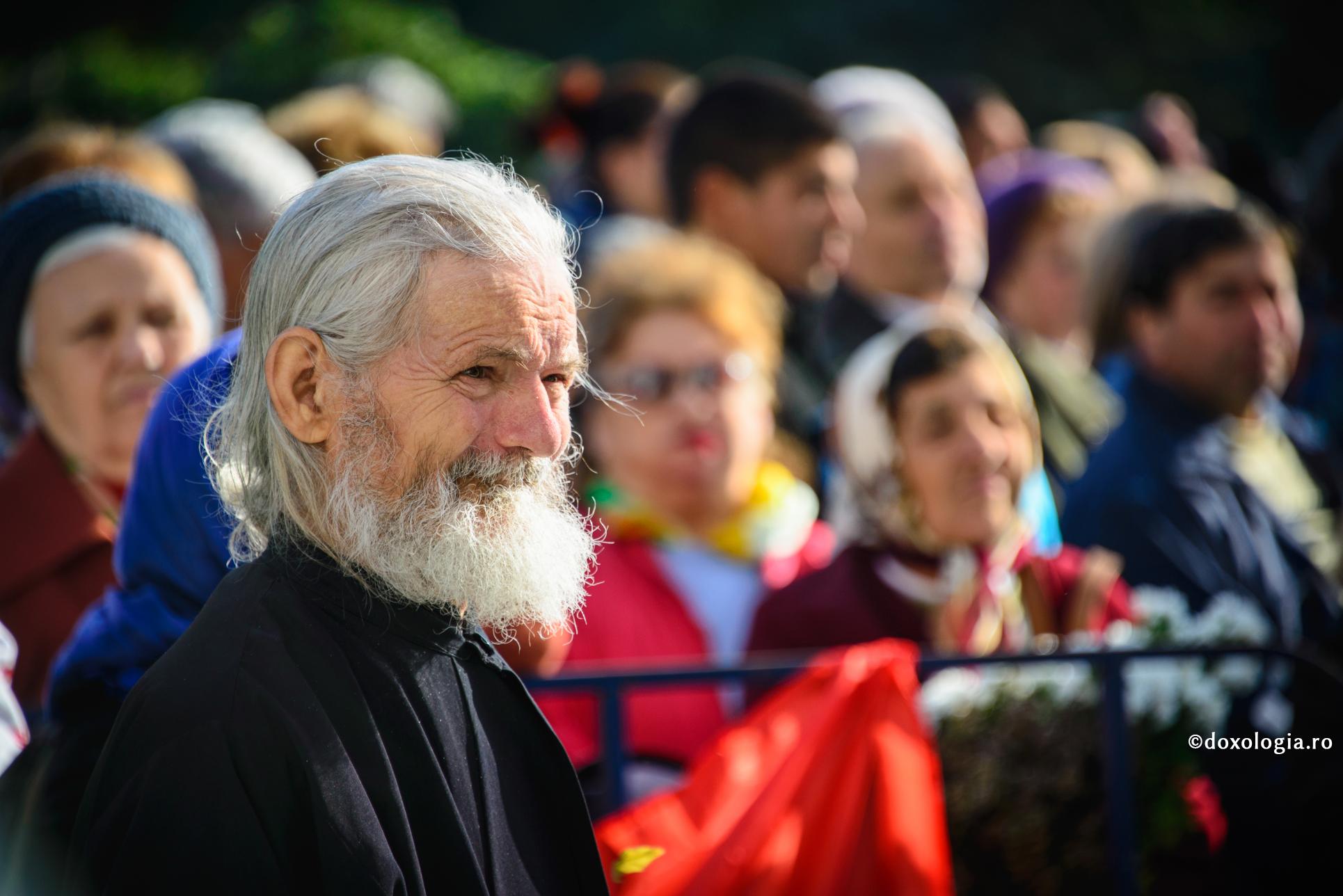 Foto: Oana Nechifor Scot mintea mea și pun în loc mintea lui gheronda – asta este ascultarea!