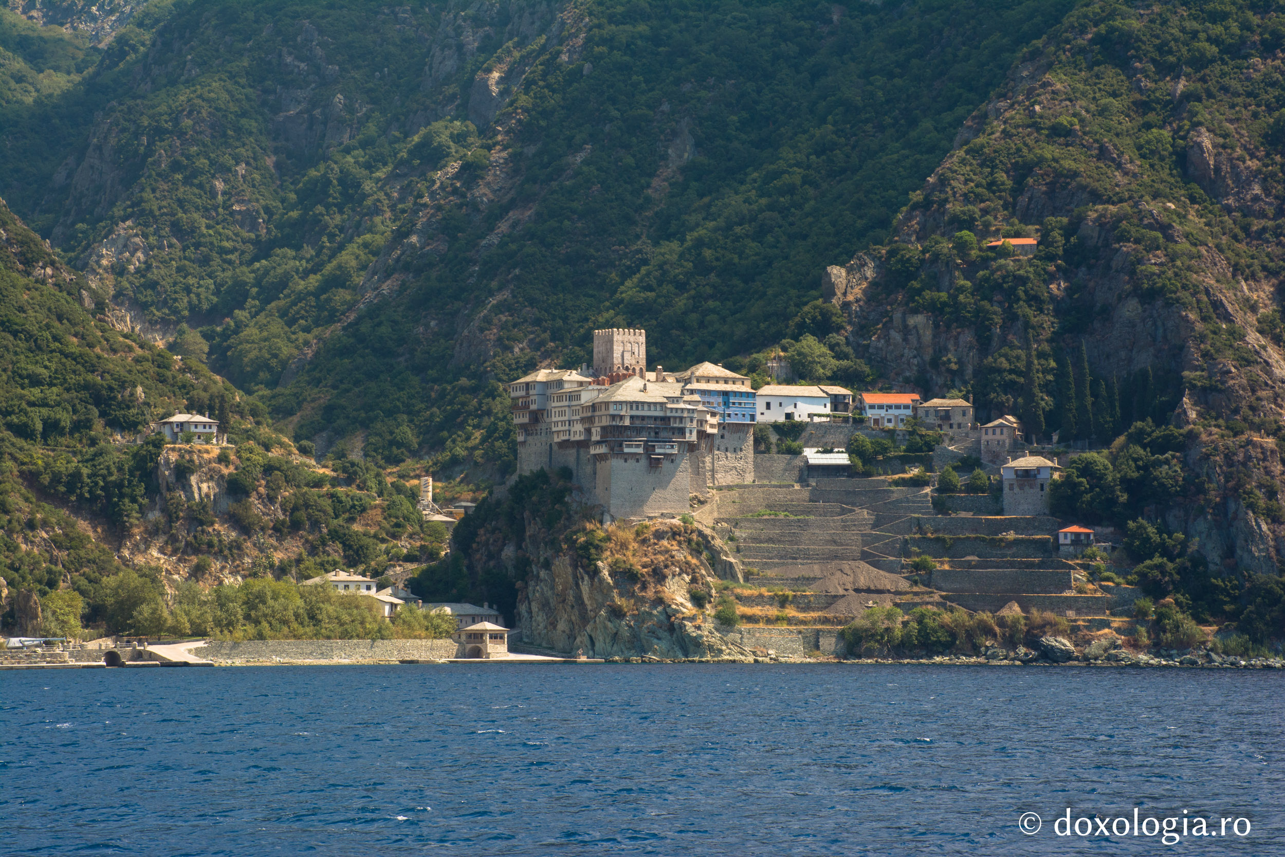 Mănăstirea Dionisiu (Foto: Silviu Cluci) Viața părintelui Teoclit Dionisiatul († 20 ianuarie 2006)