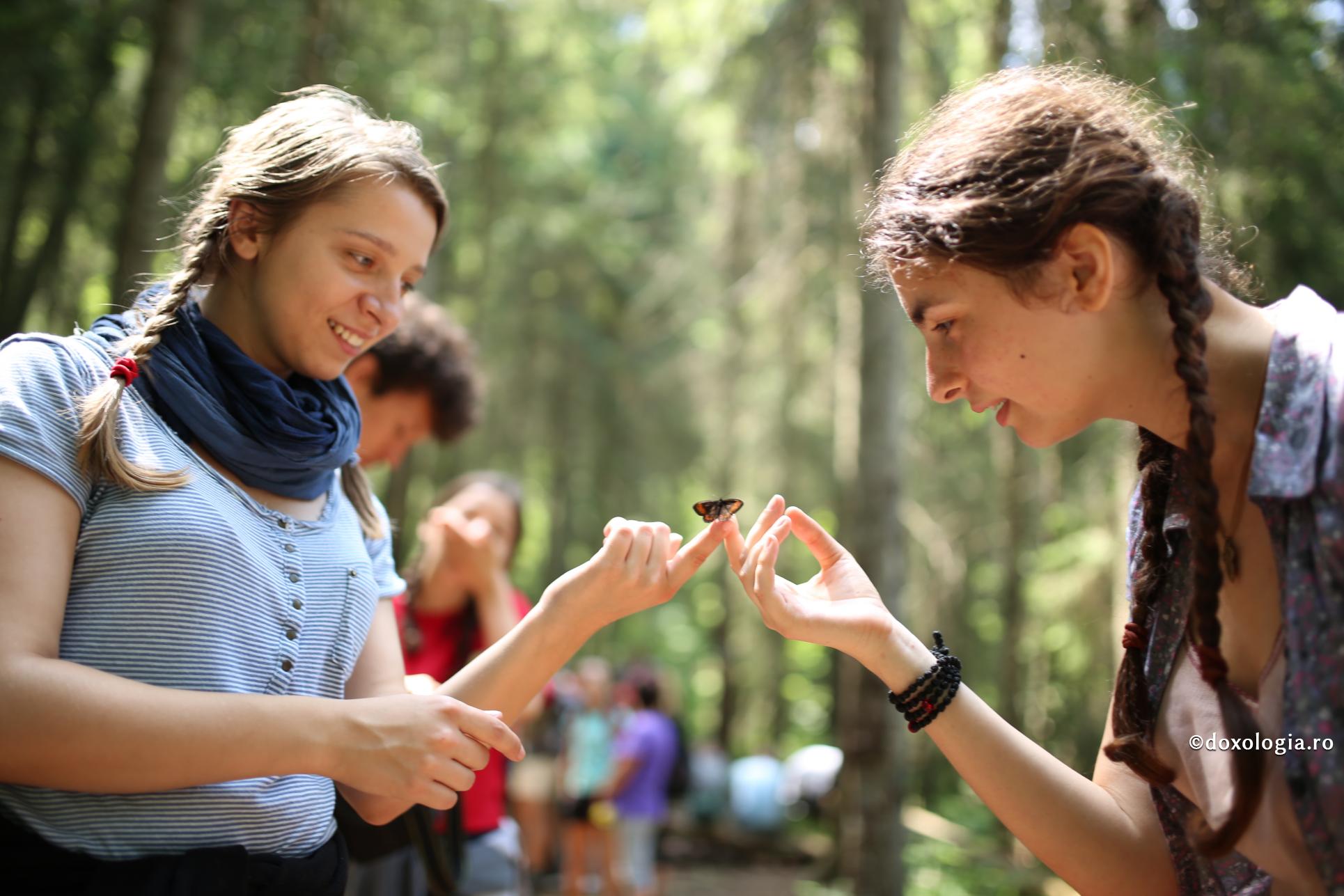 Foto: Pr. Benedict Both Cinci limbi universale, pe care le vorbim cu toții