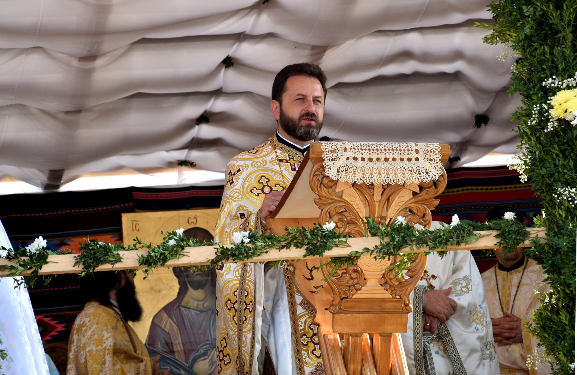 Resfințire la Trestiana: „Destinația omului nu este mormântul” Resfințire la Trestiana: „Destinația omului nu este mormântul”