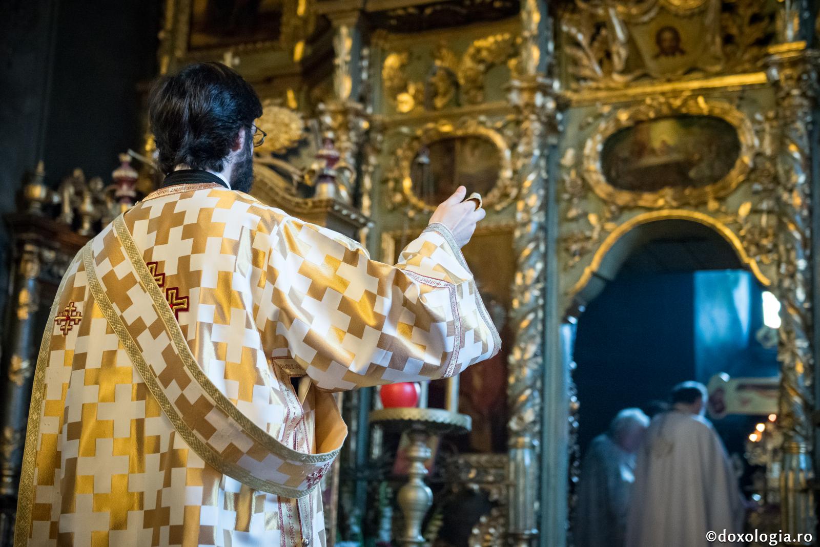 „Purtaţi-vă sarcinile unii altora şi aşa veţi împlini legea lui Hristos”