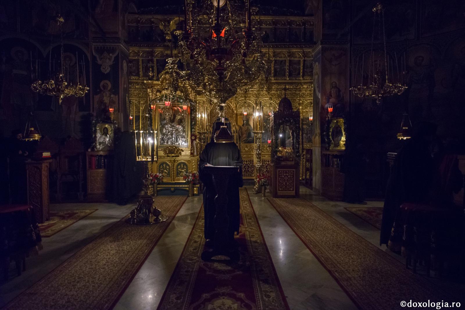 Nevoinţele bătrânilor din Sfântul Munte Athos