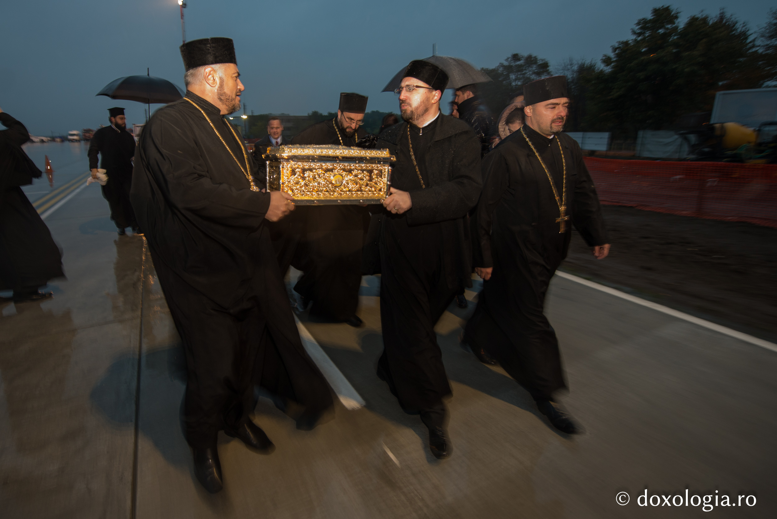 Foto: Silviu Cluci Moaștele Sfântului Ioan Gură de Aur au sosit la Iași